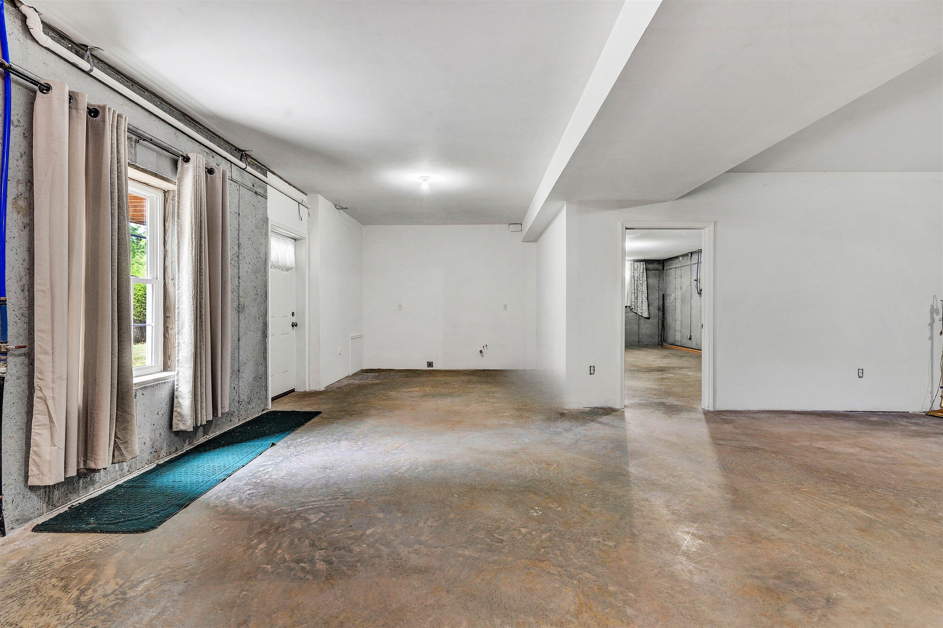 1177 Diamond AVE