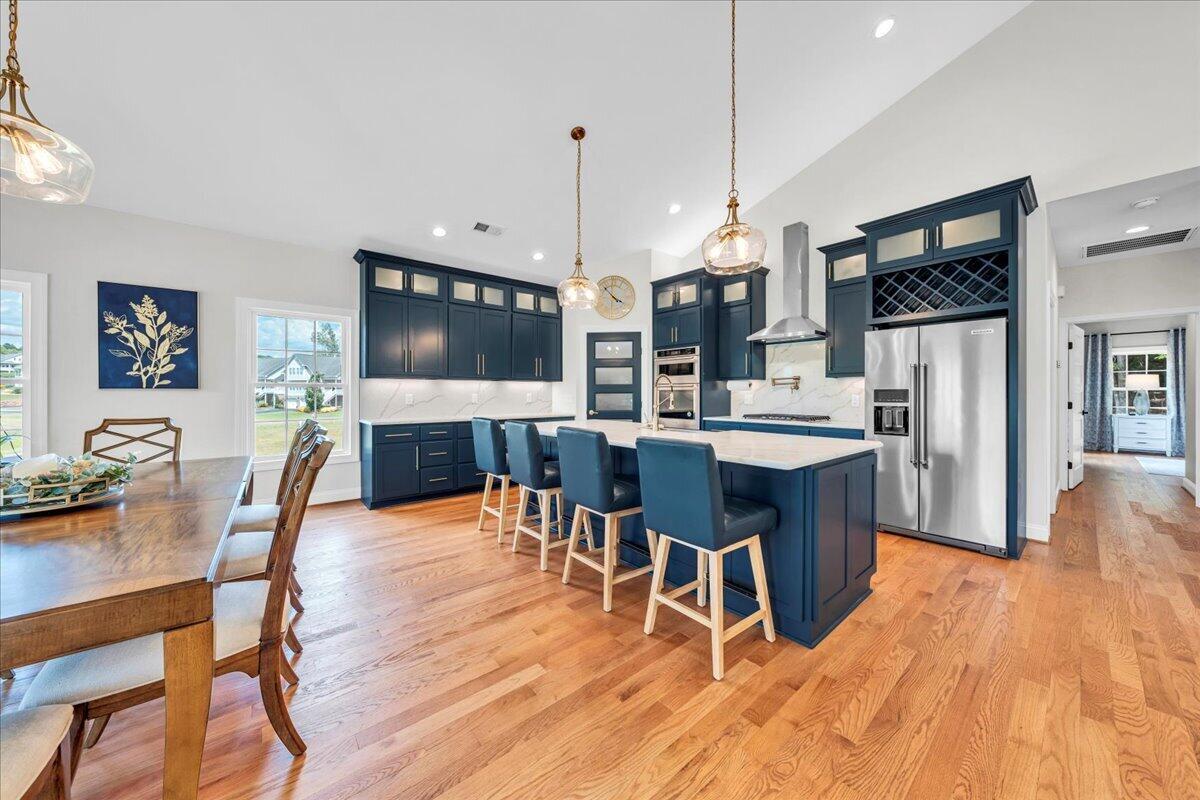 110 Lands End CIR