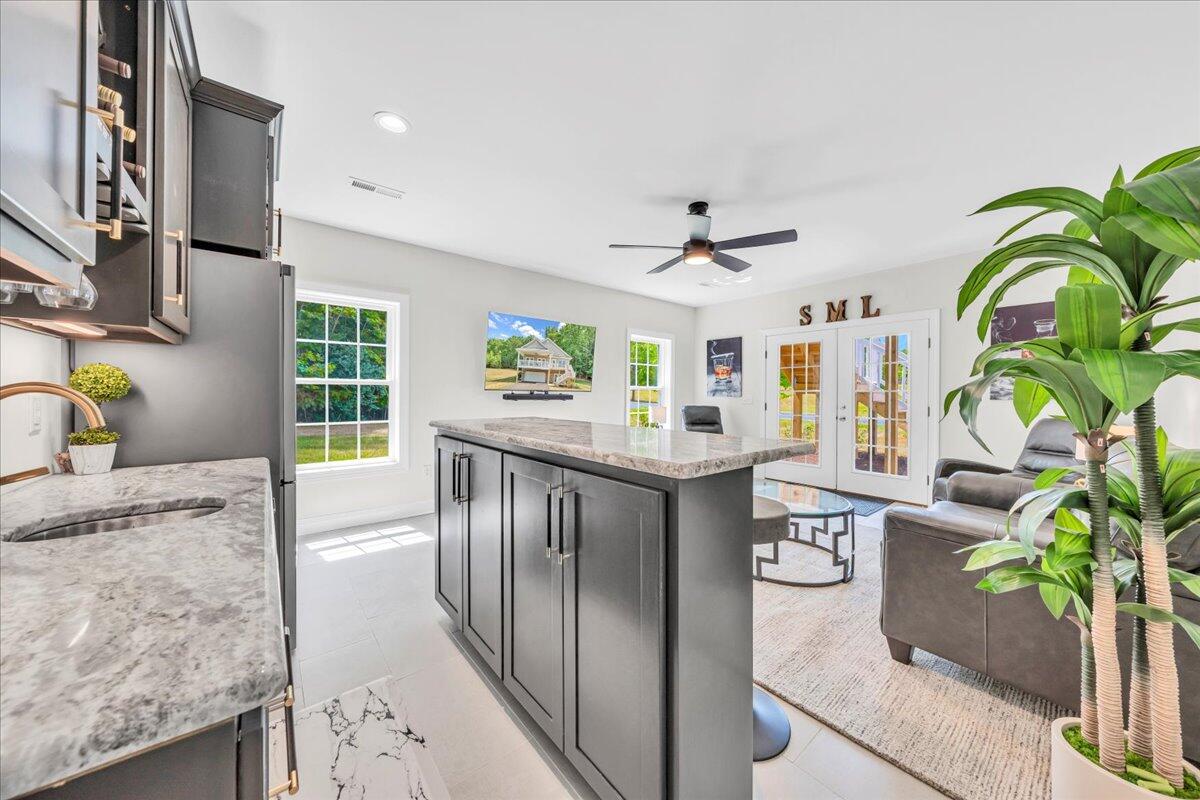 110 Lands End CIR