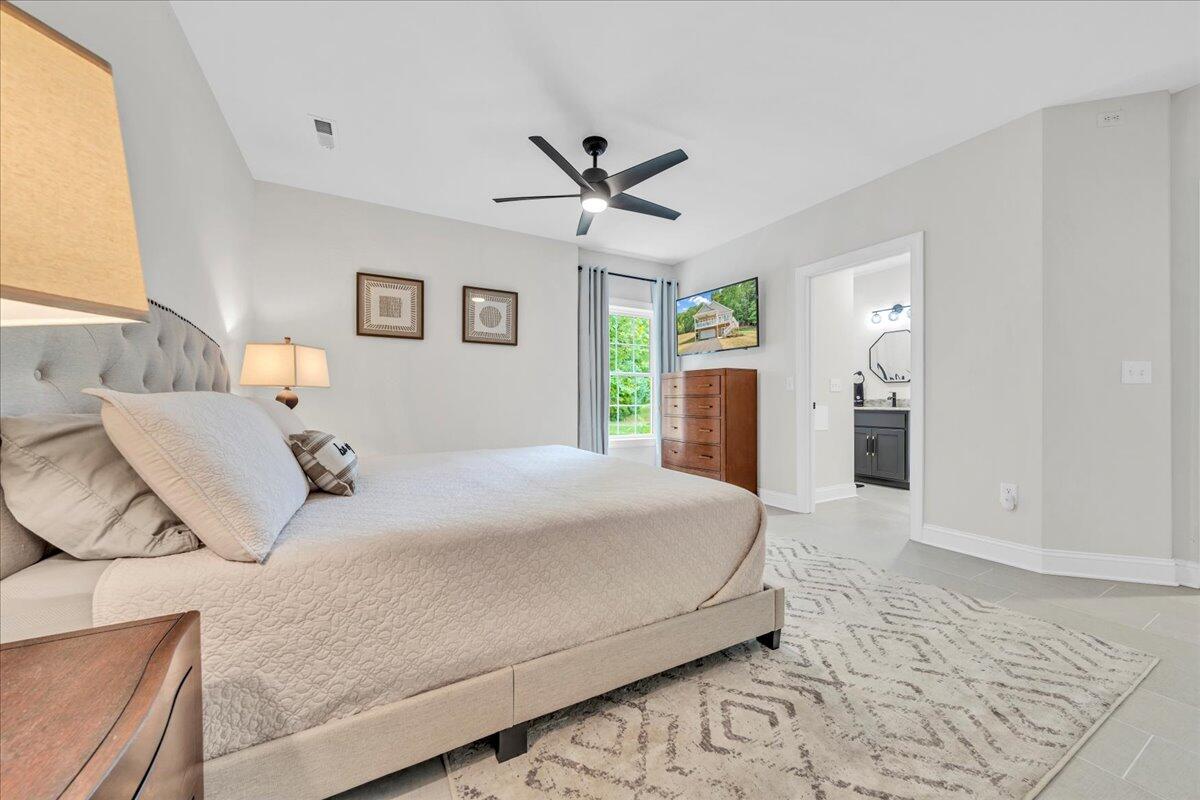110 Lands End CIR