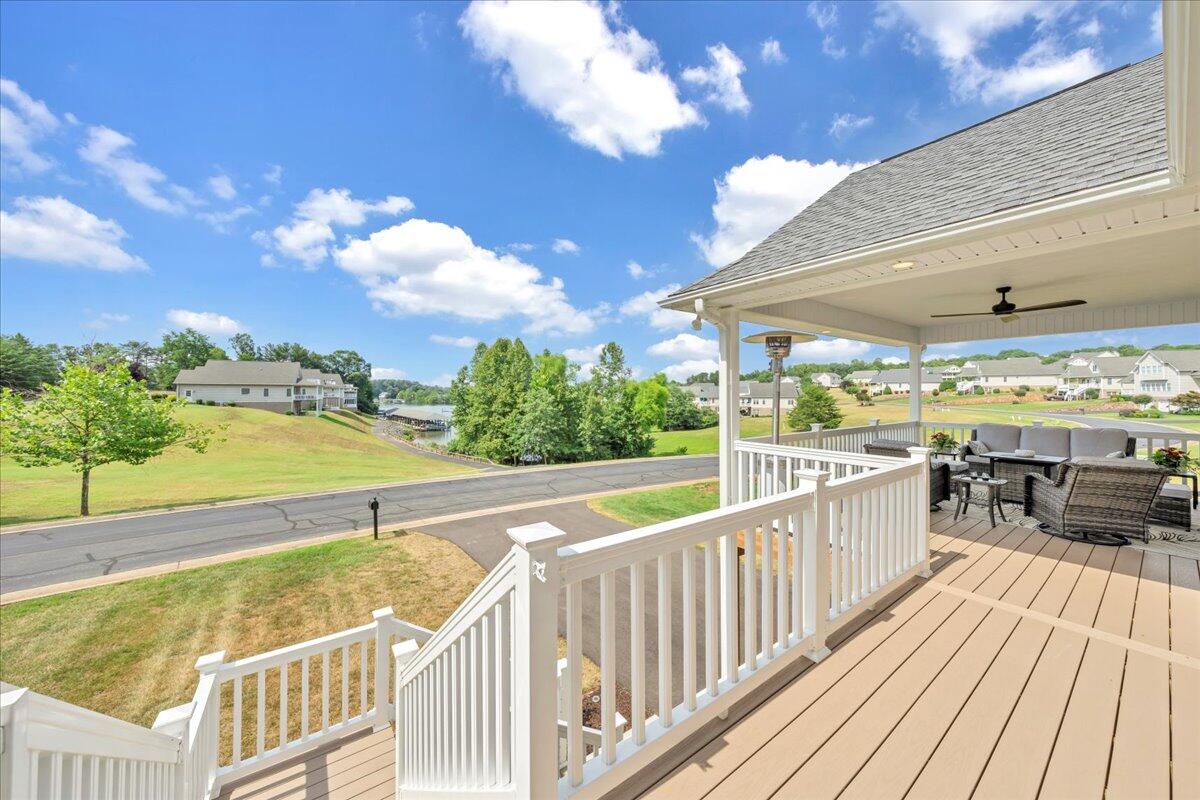 110 Lands End CIR