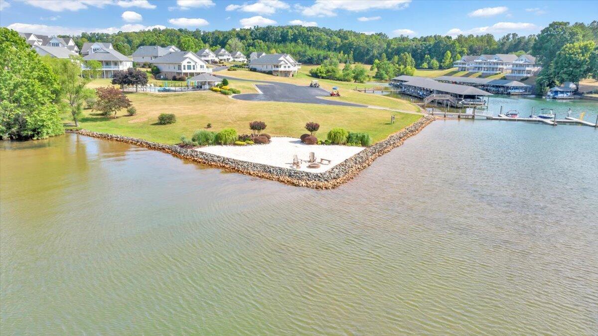 110 Lands End CIR
