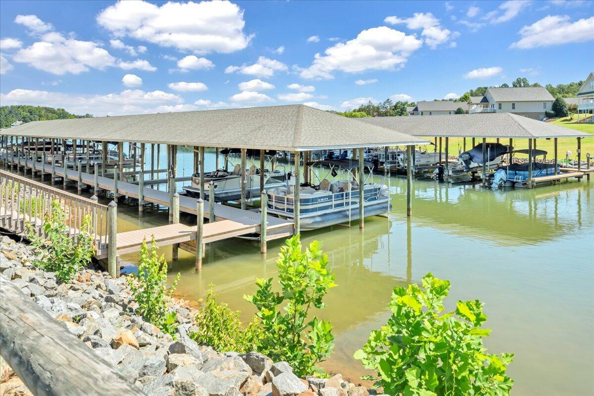110 Lands End CIR