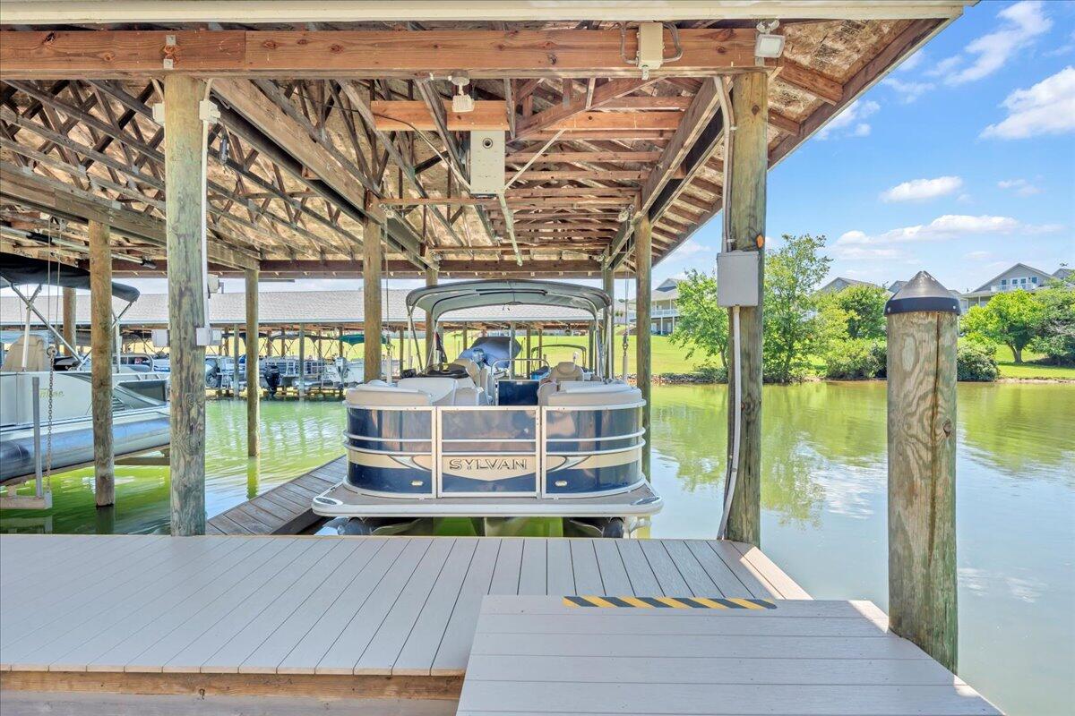 110 Lands End CIR