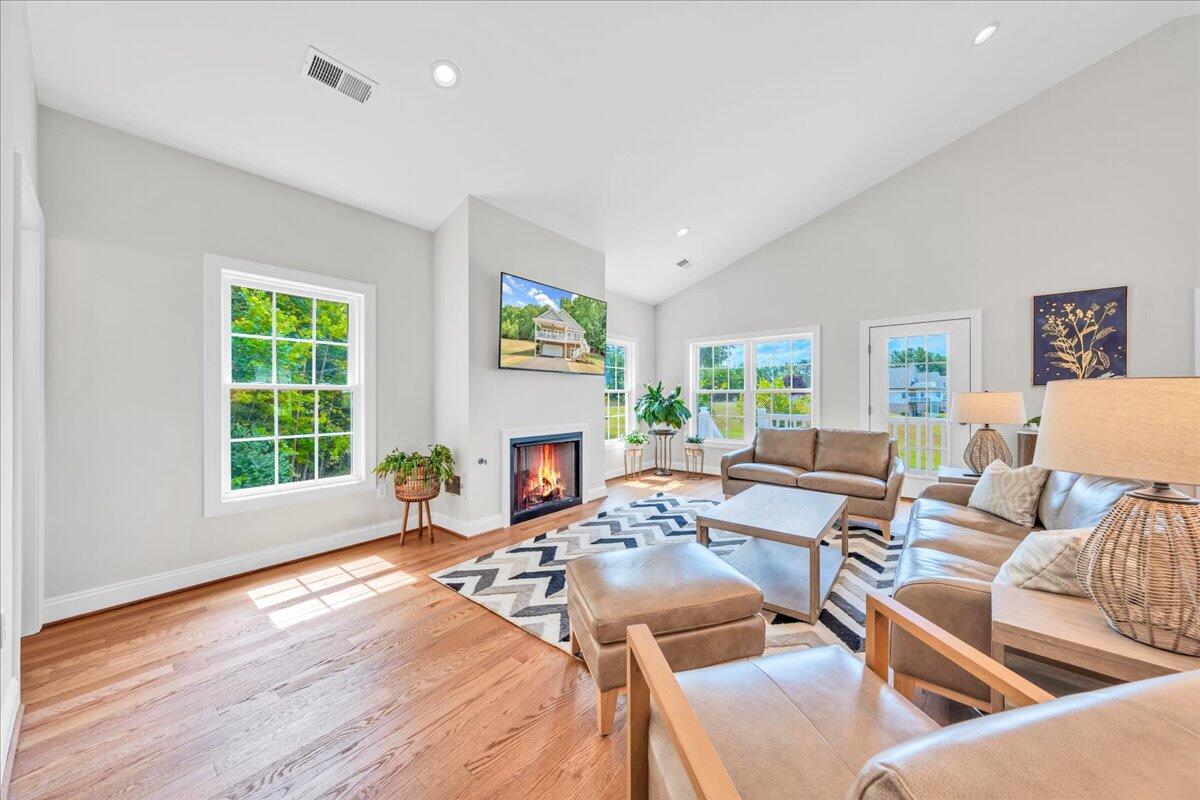 110 Lands End CIR