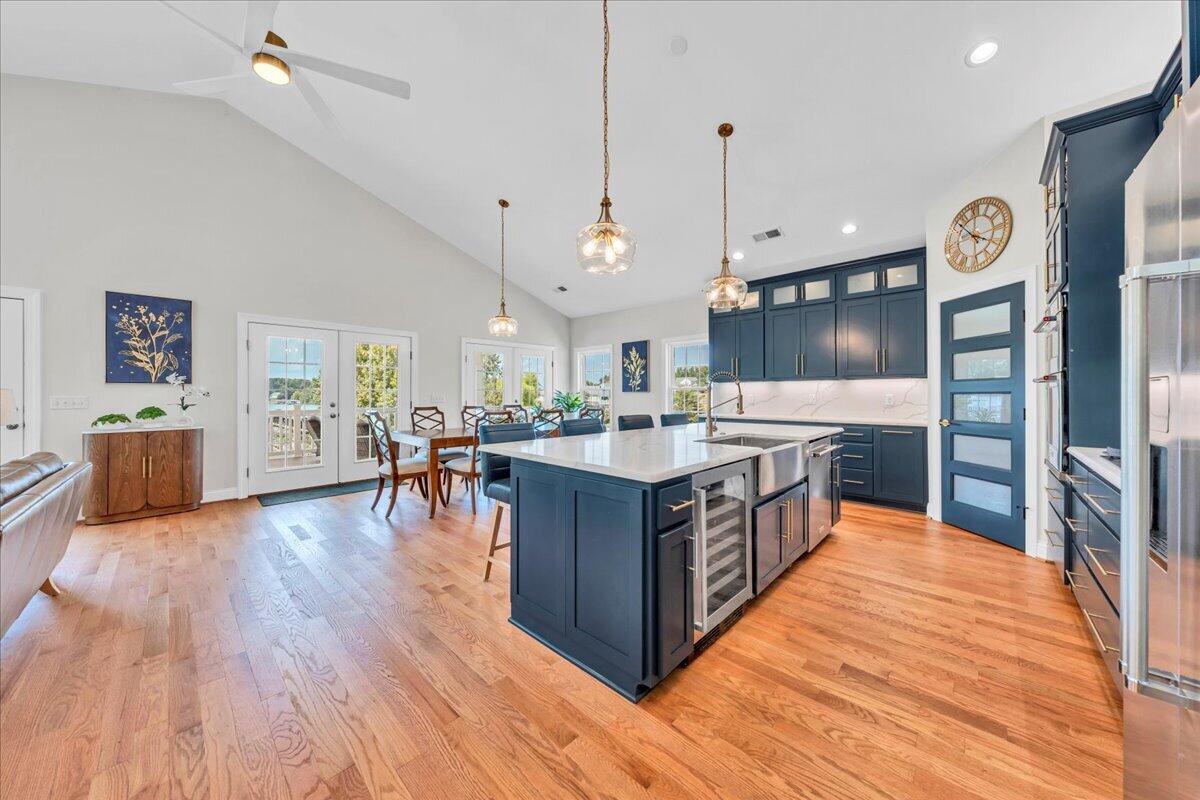 110 Lands End CIR