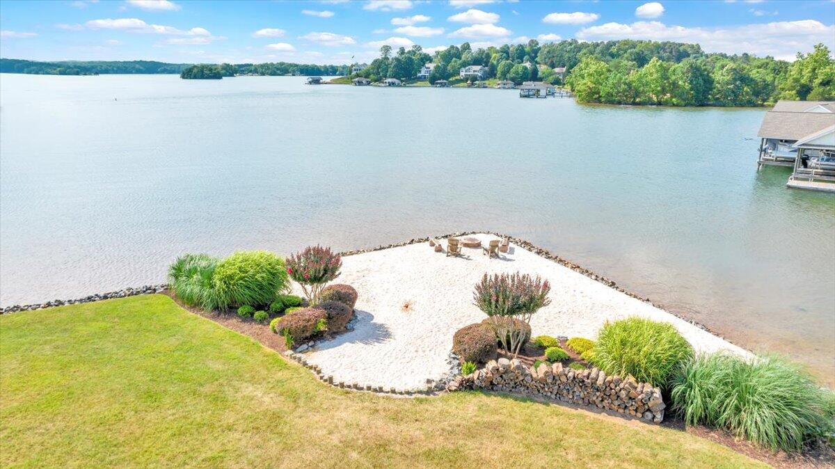 110 Lands End CIR