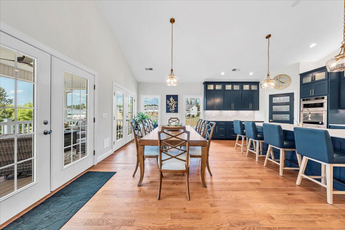 110 Lands End CIR