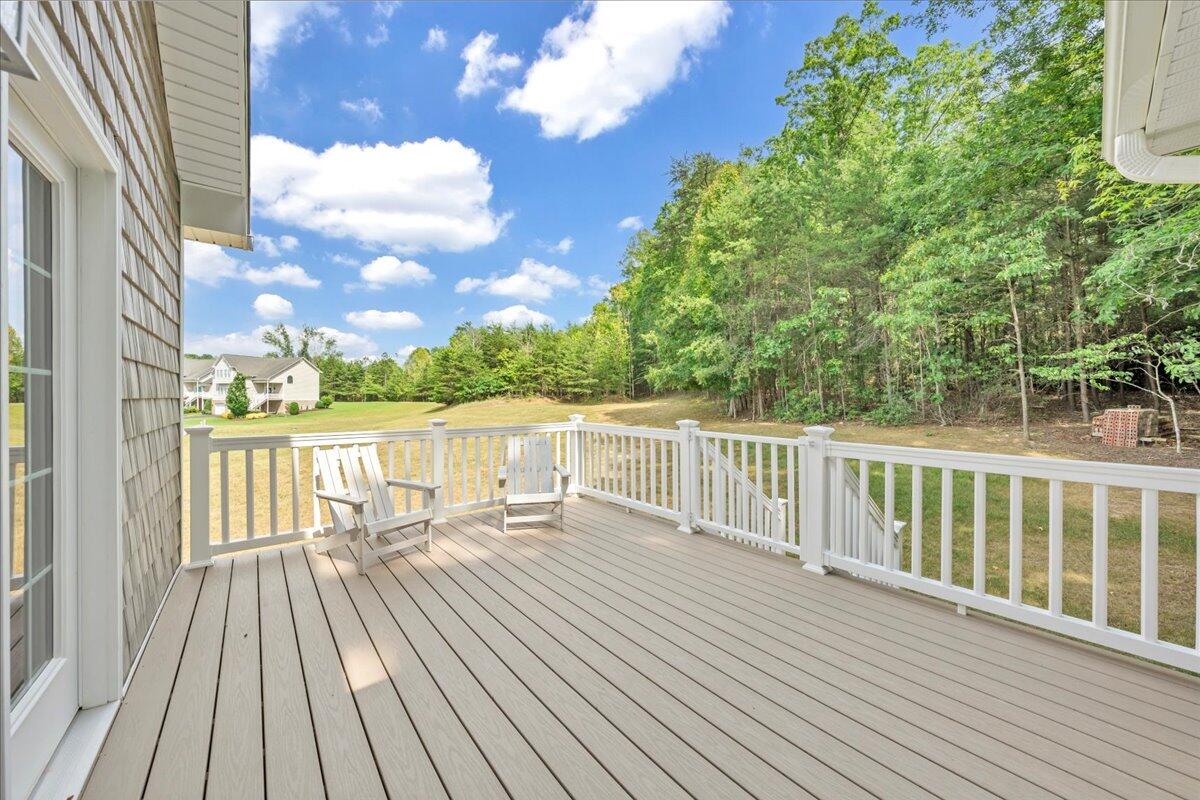 110 Lands End CIR