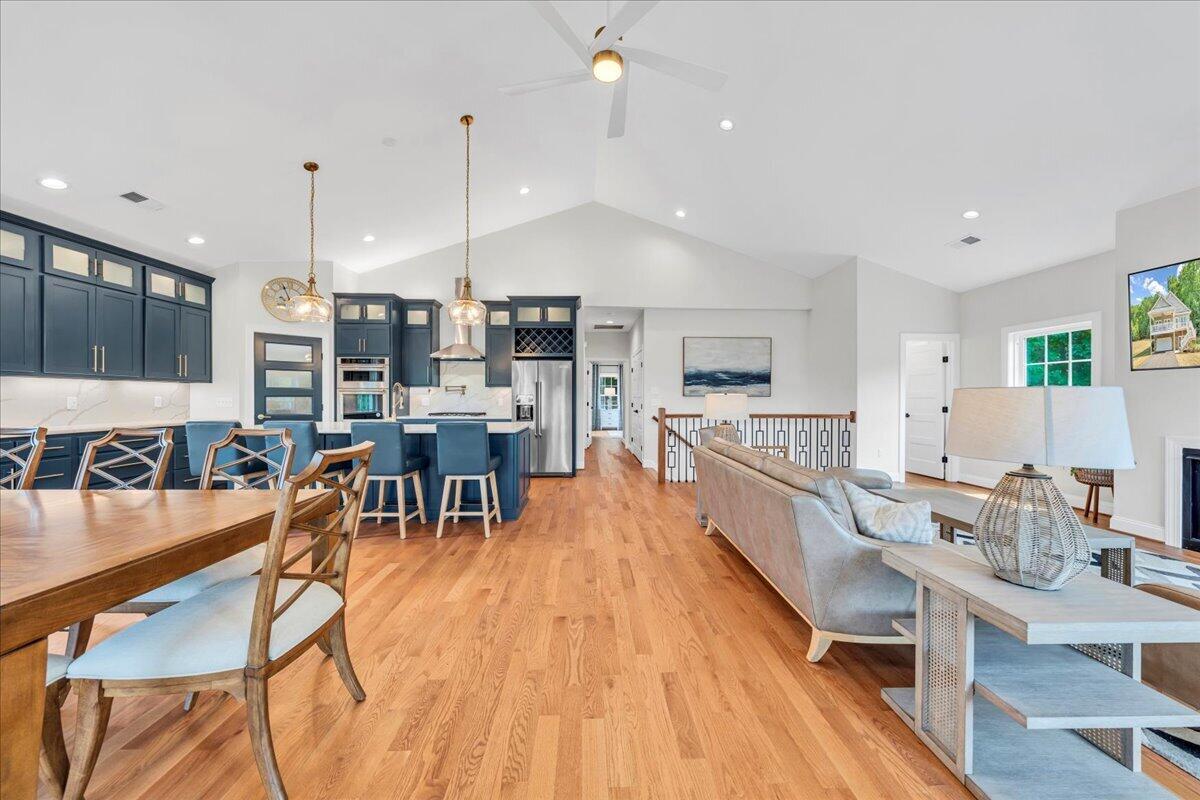 110 Lands End CIR