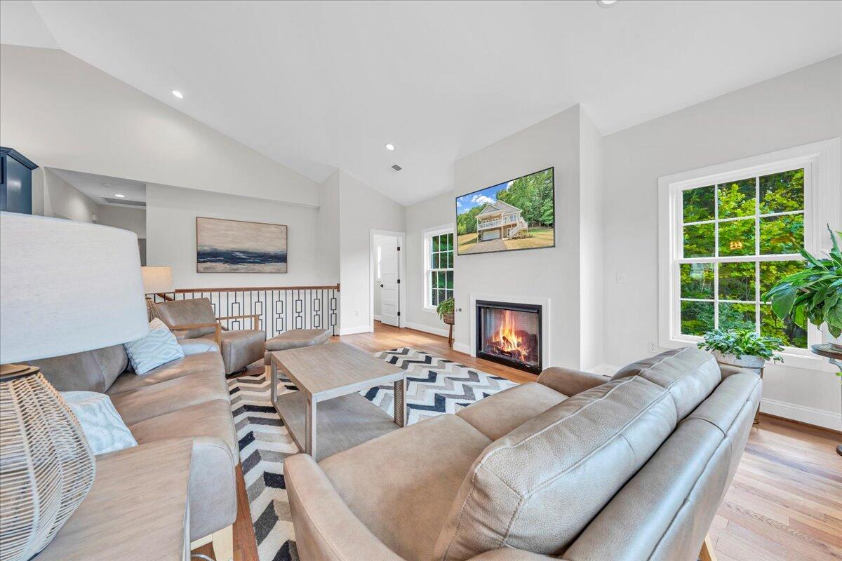 110 Lands End CIR