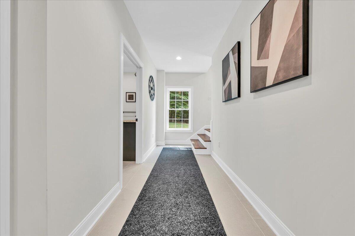 110 Lands End CIR