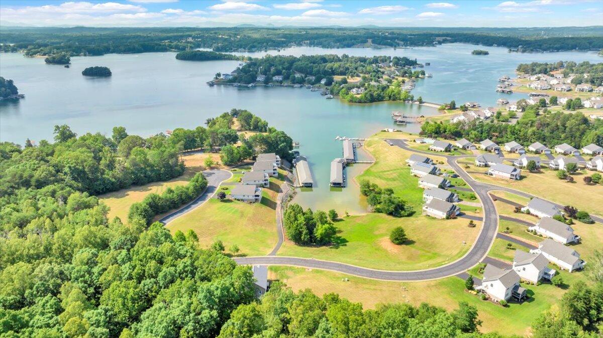 110 Lands End CIR