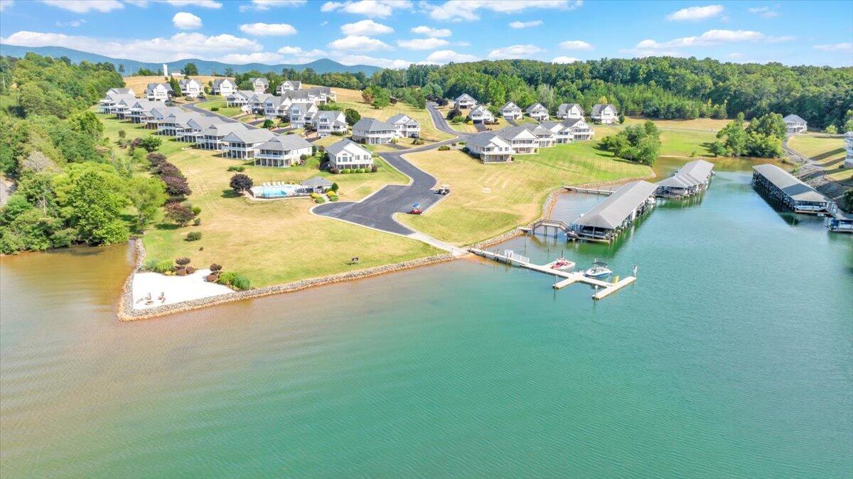 110 Lands End CIR