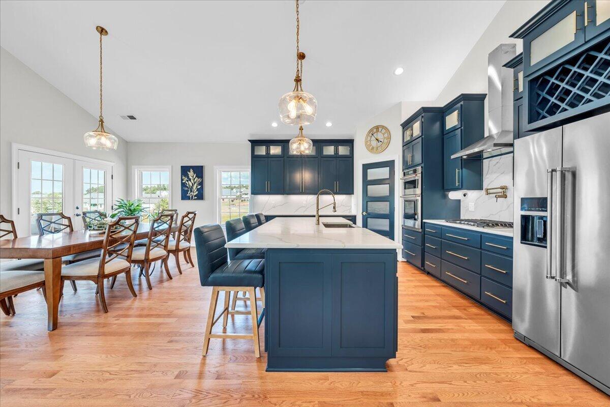 110 Lands End CIR