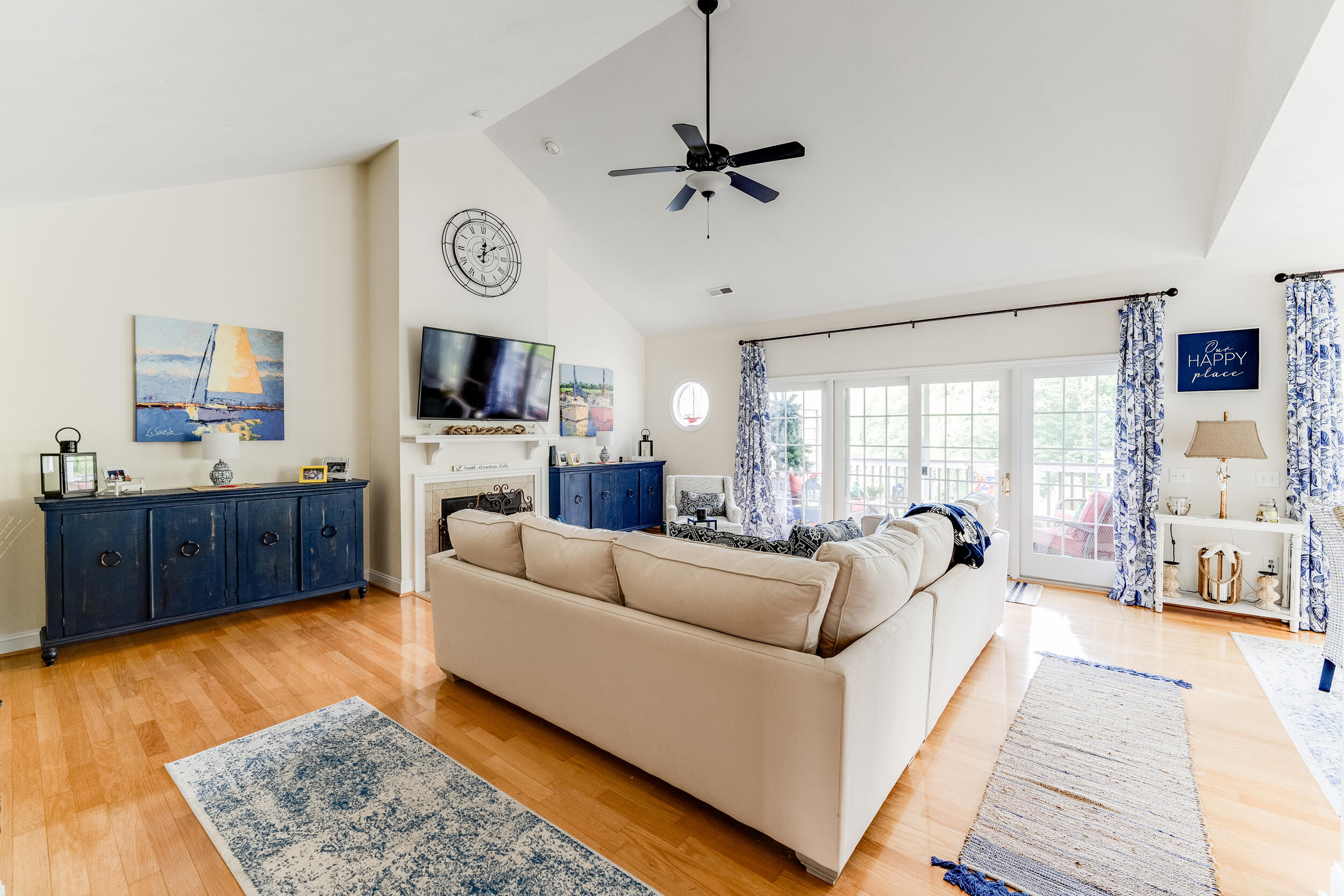 300 S Pointe Shore DR Unit: 412