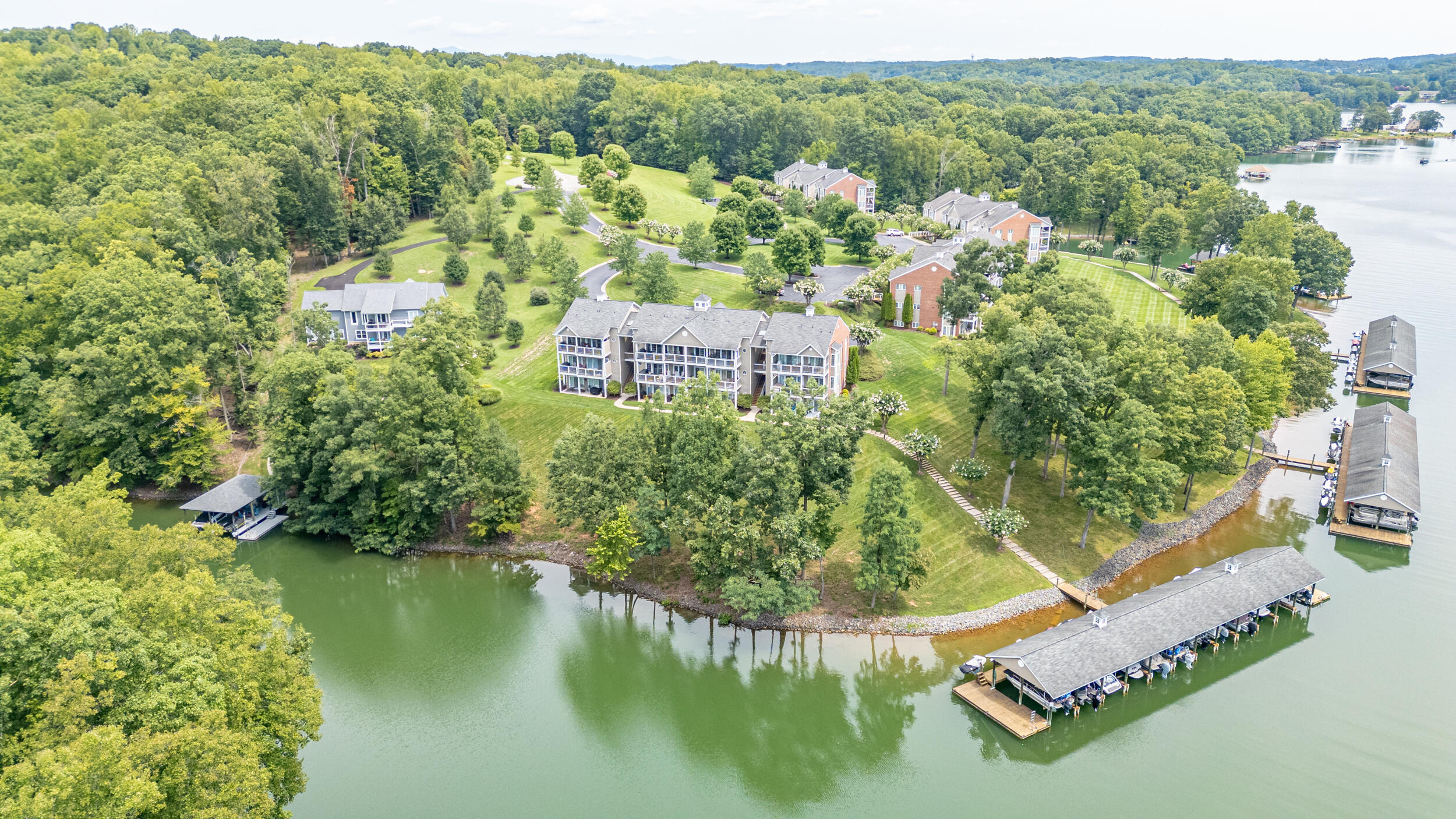 300 S Pointe Shore DR Unit: 412