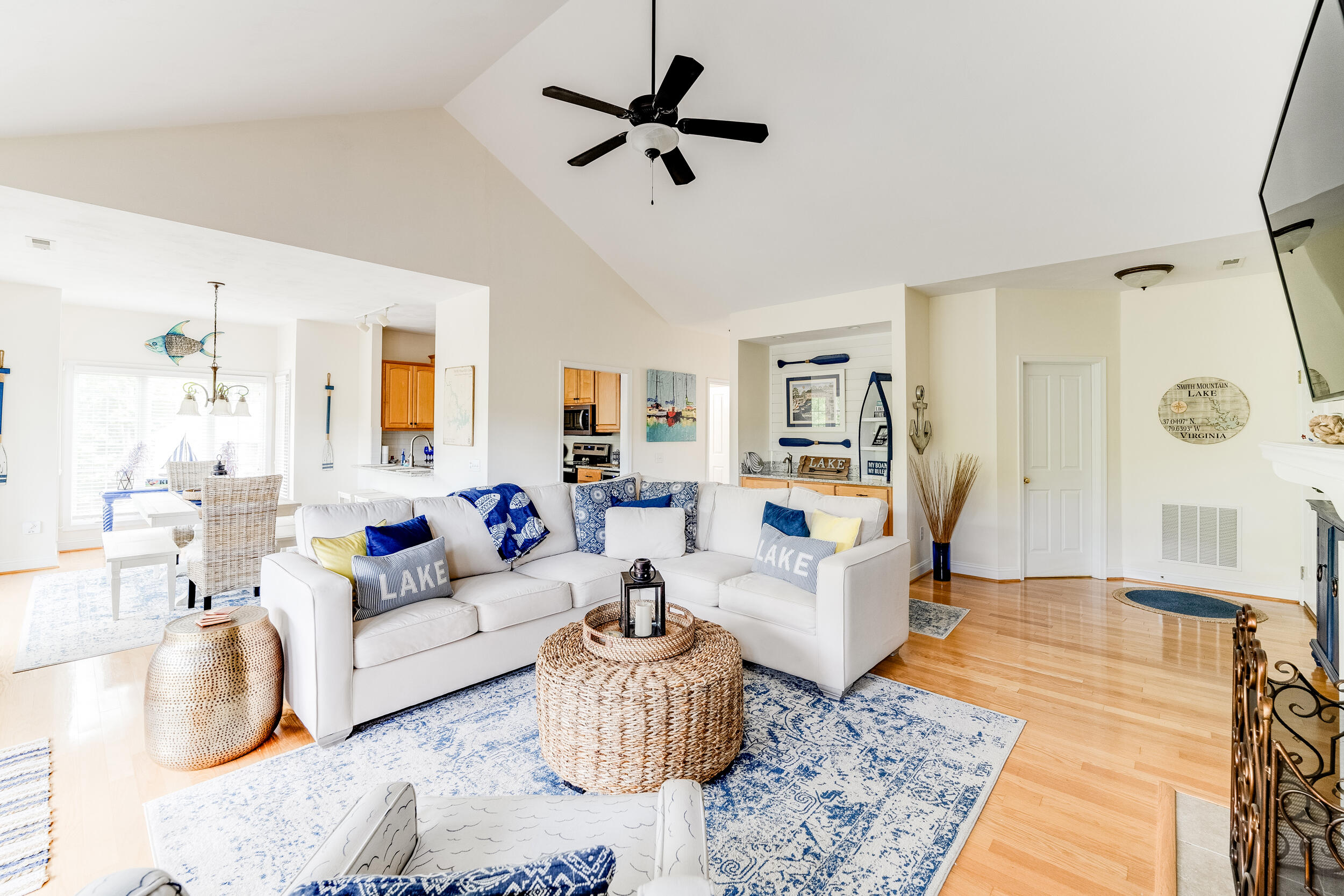 300 S Pointe Shore DR Unit: 412