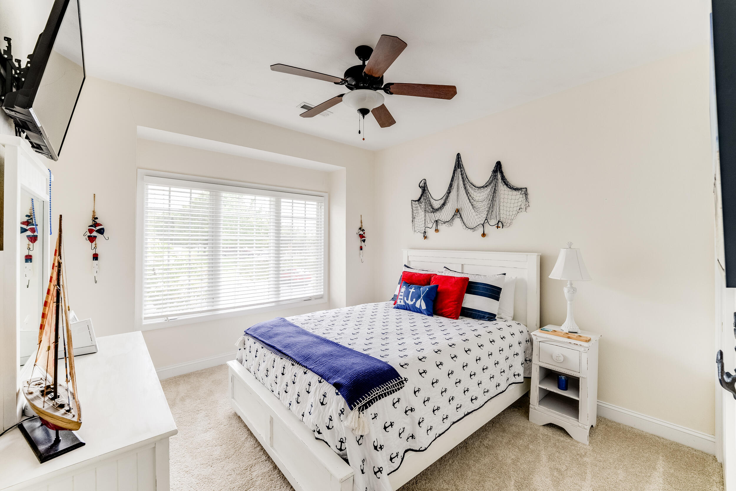 300 S Pointe Shore DR Unit: 412