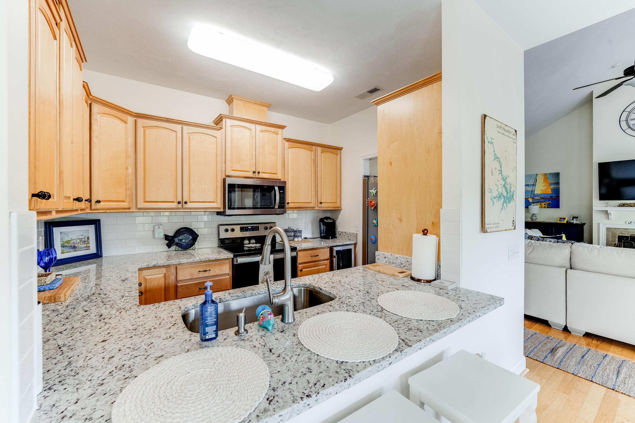 300 S Pointe Shore DR Unit: 412