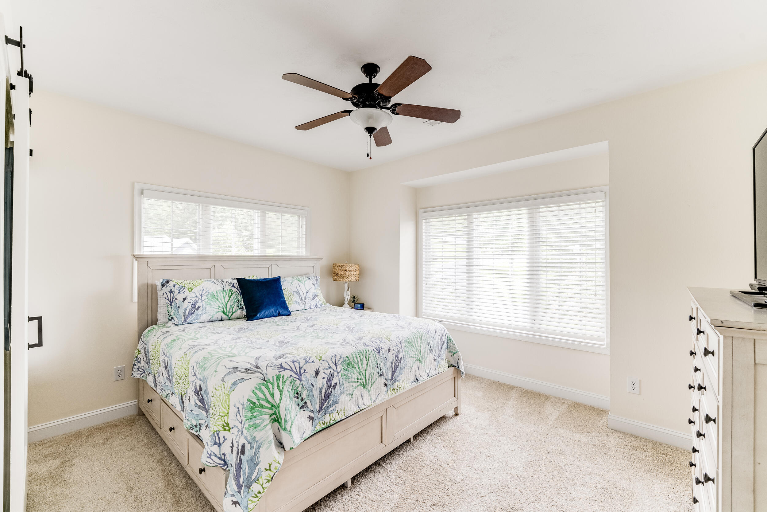 300 S Pointe Shore DR Unit: 412