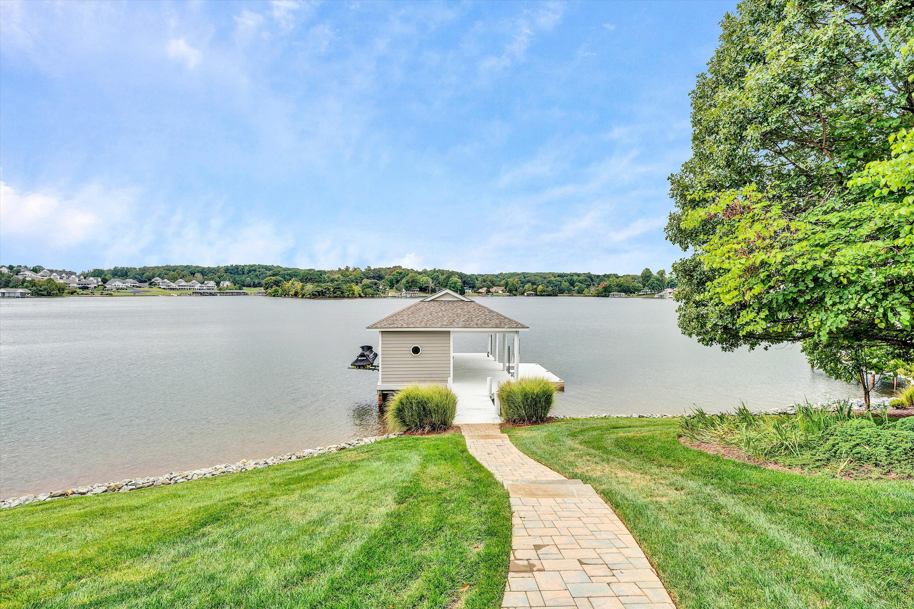25 Westridge LN