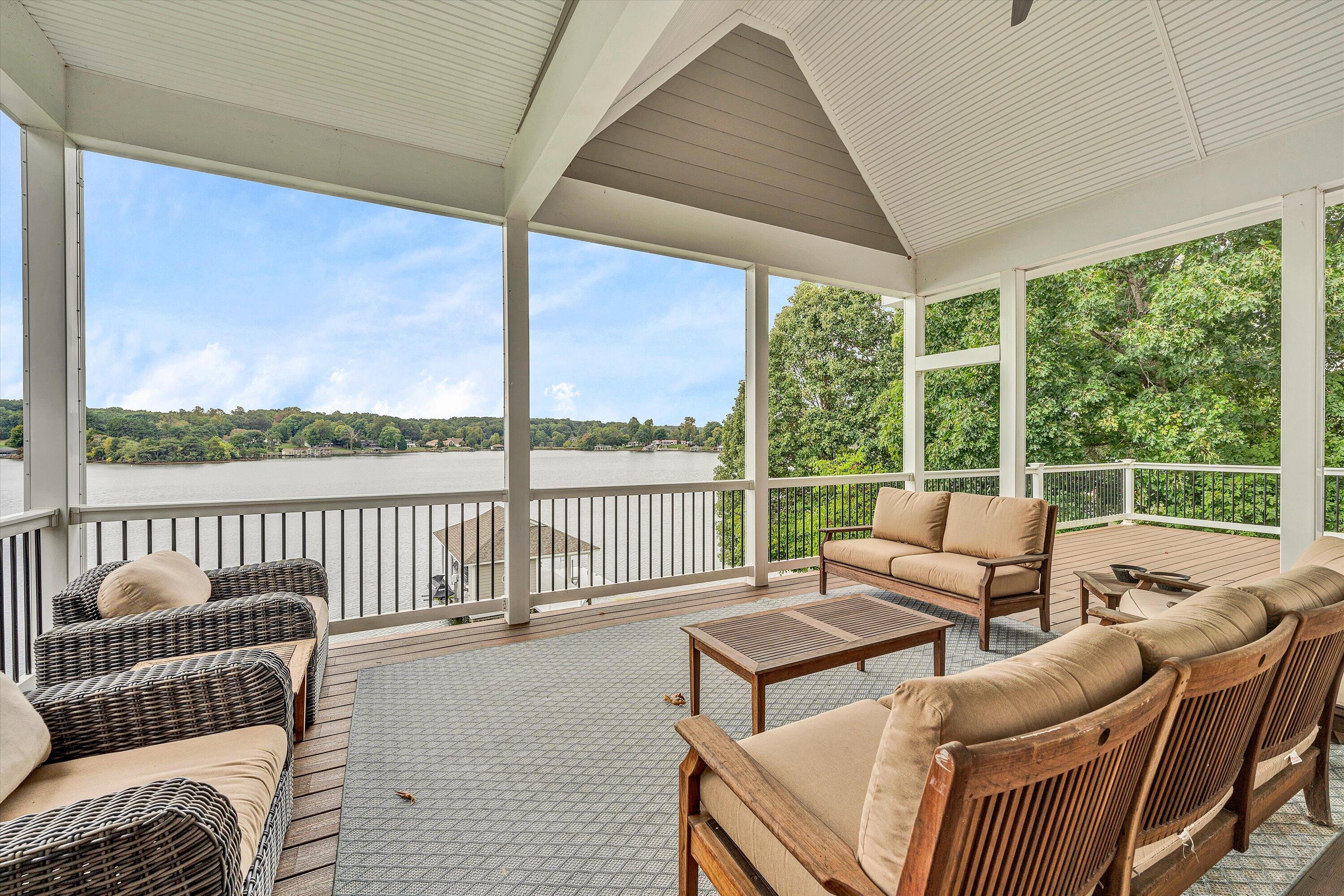 25 Westridge LN