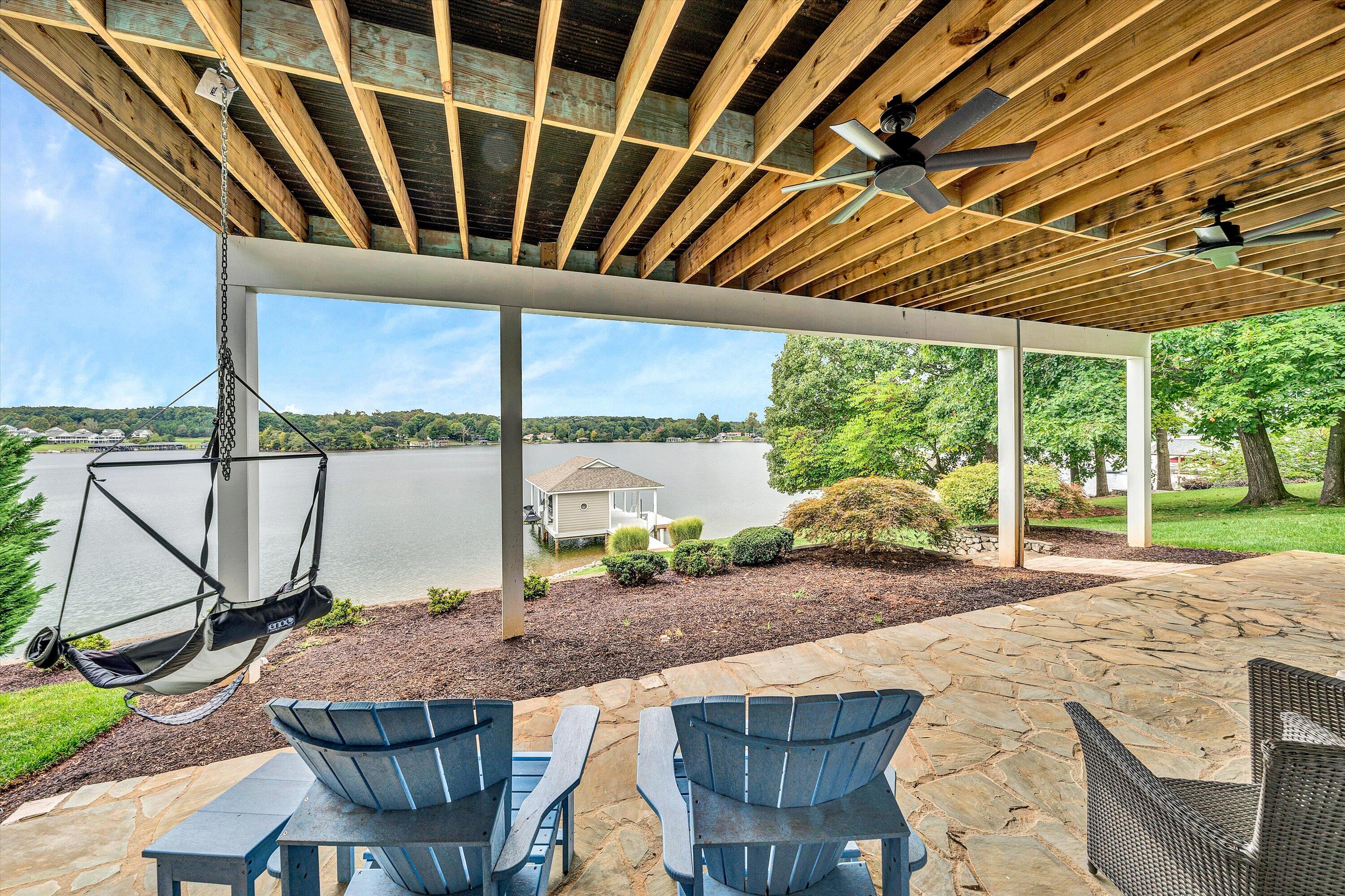25 Westridge LN