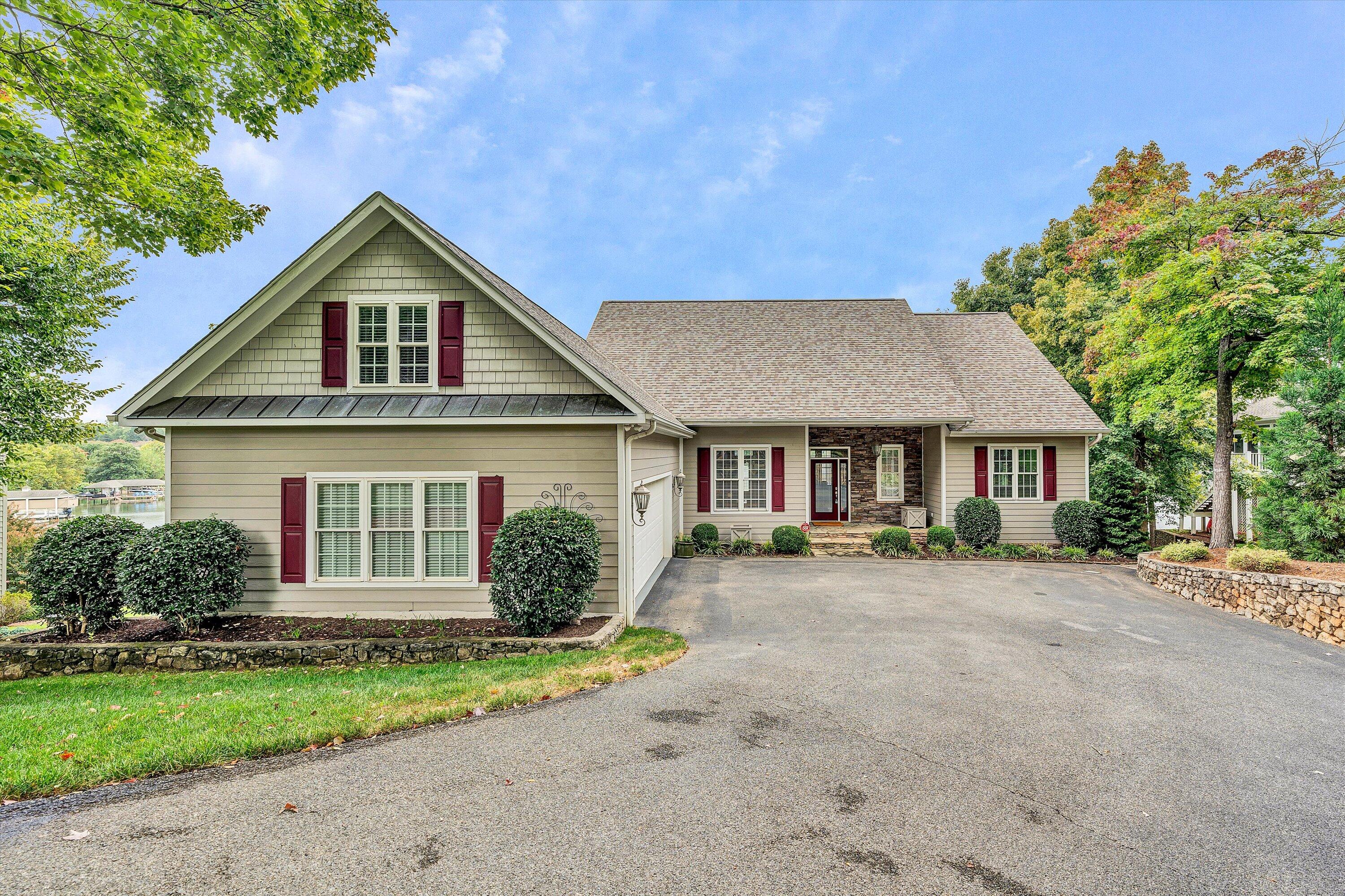 25 Westridge LN