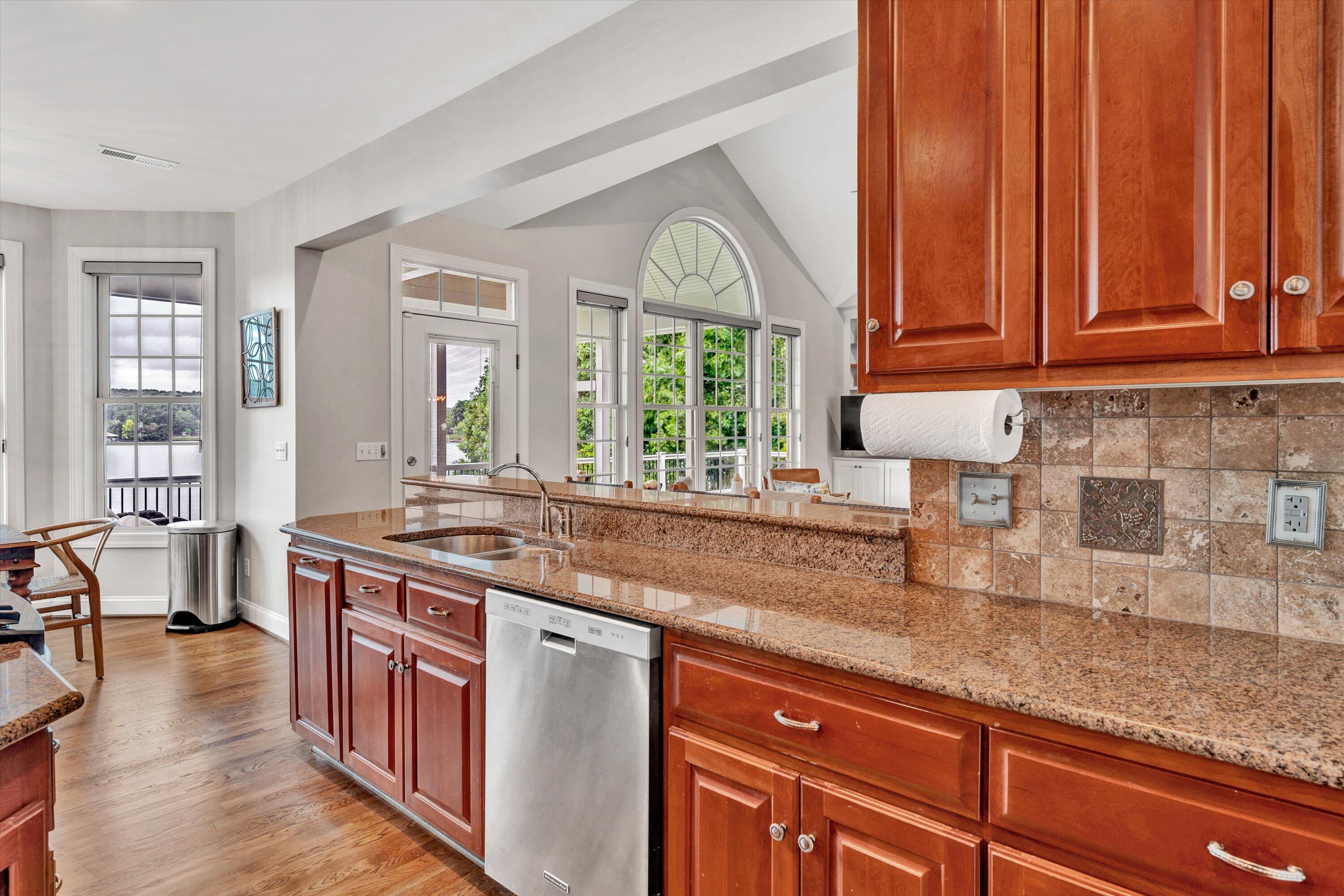 25 Westridge LN