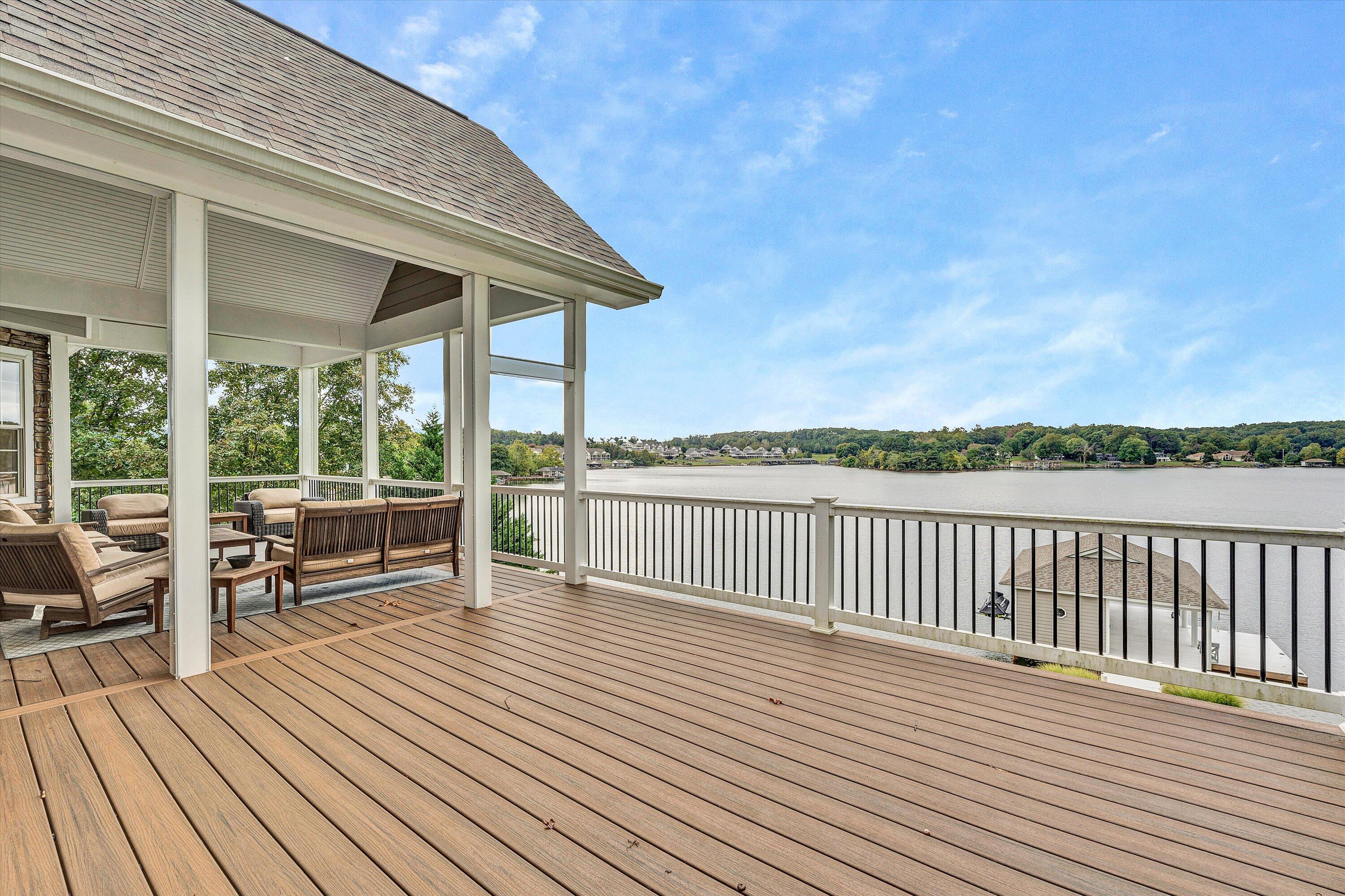25 Westridge LN