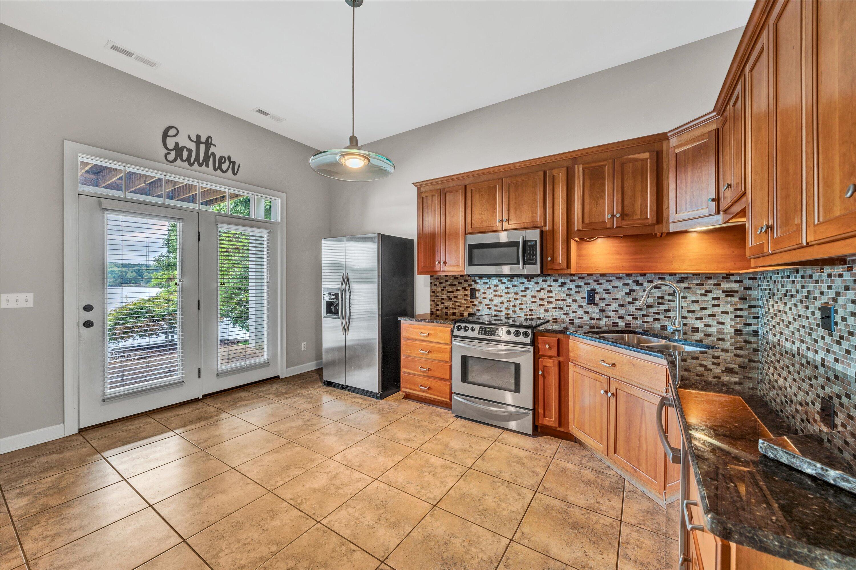 25 Westridge LN