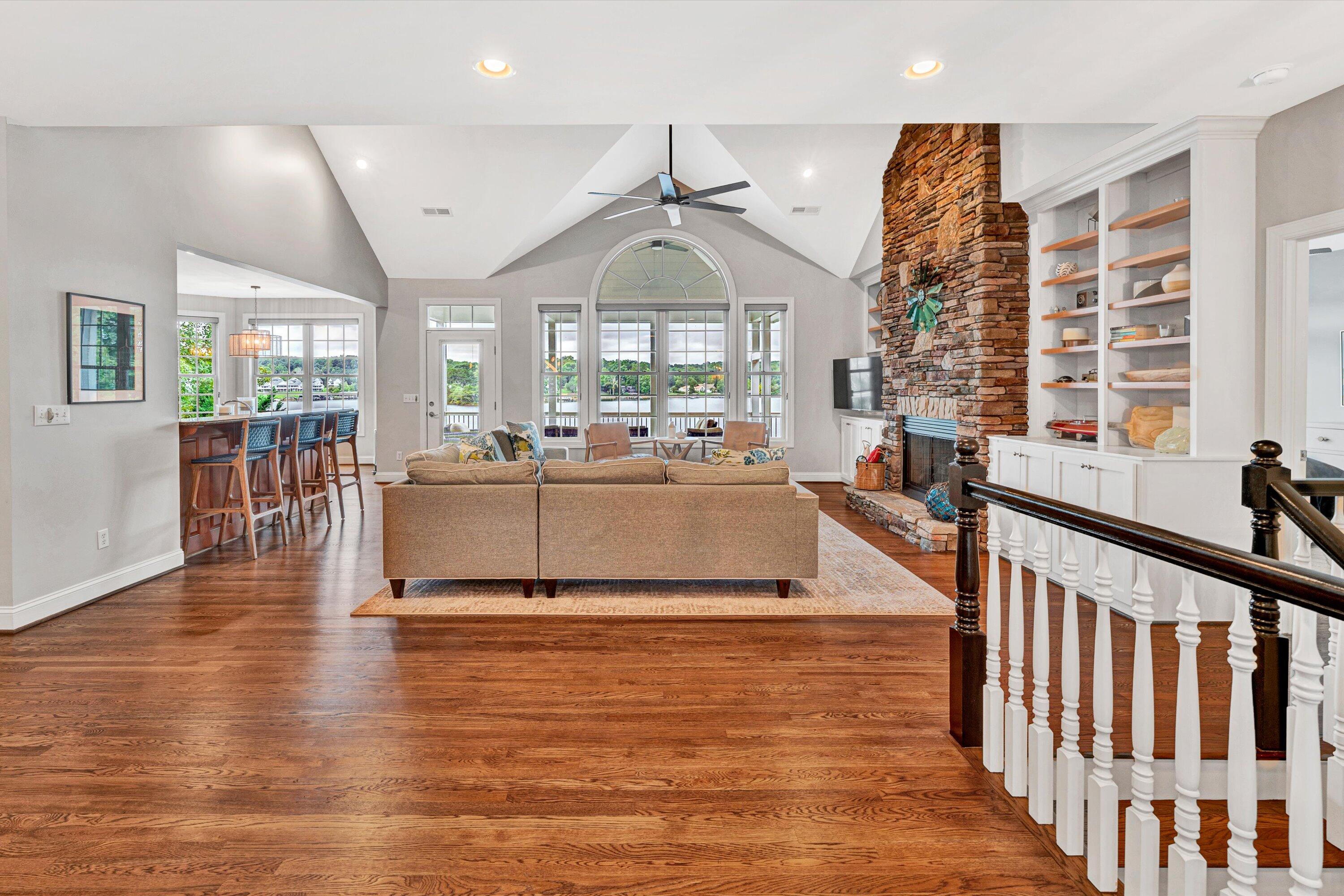 25 Westridge LN