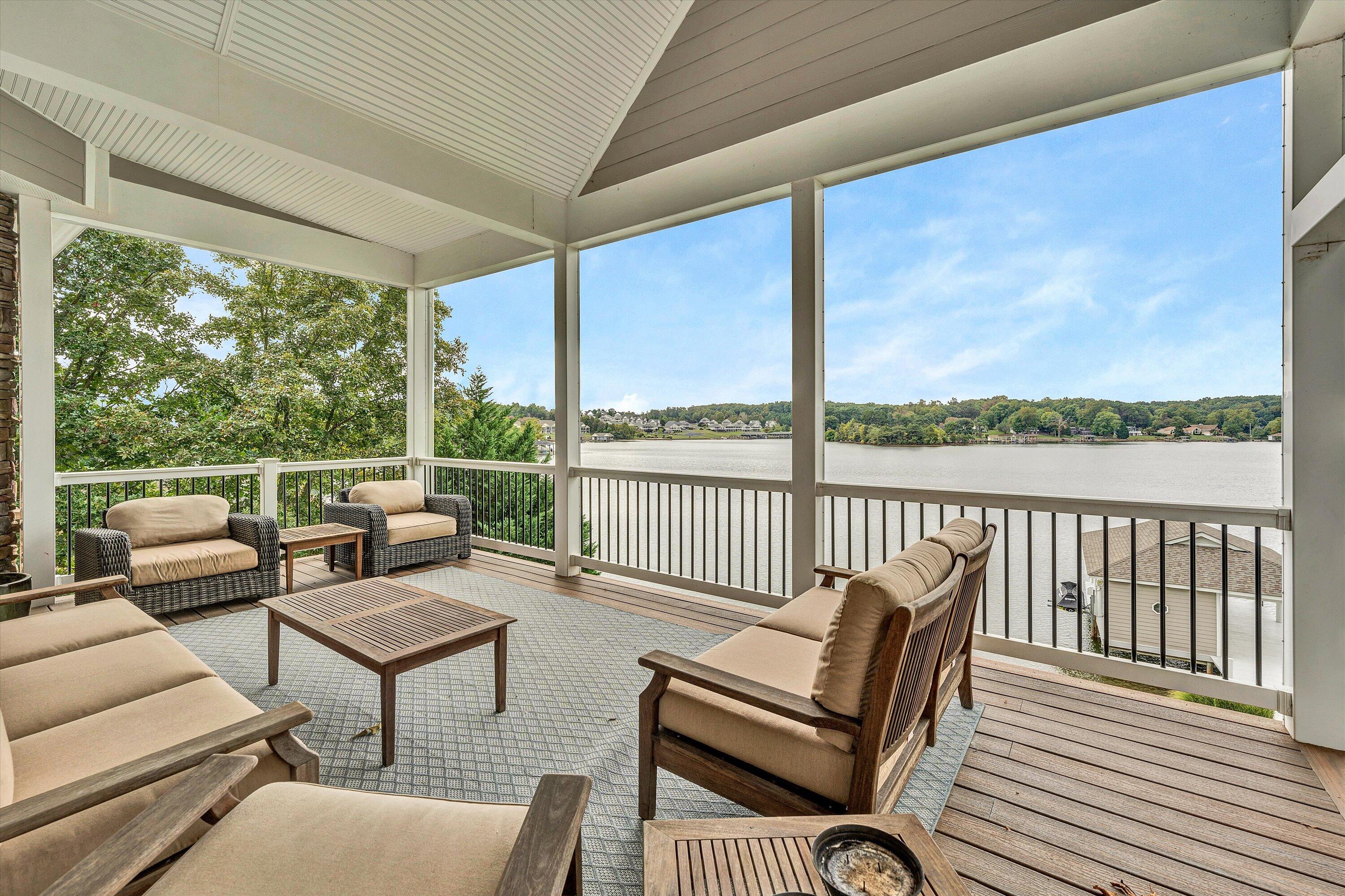 25 Westridge LN