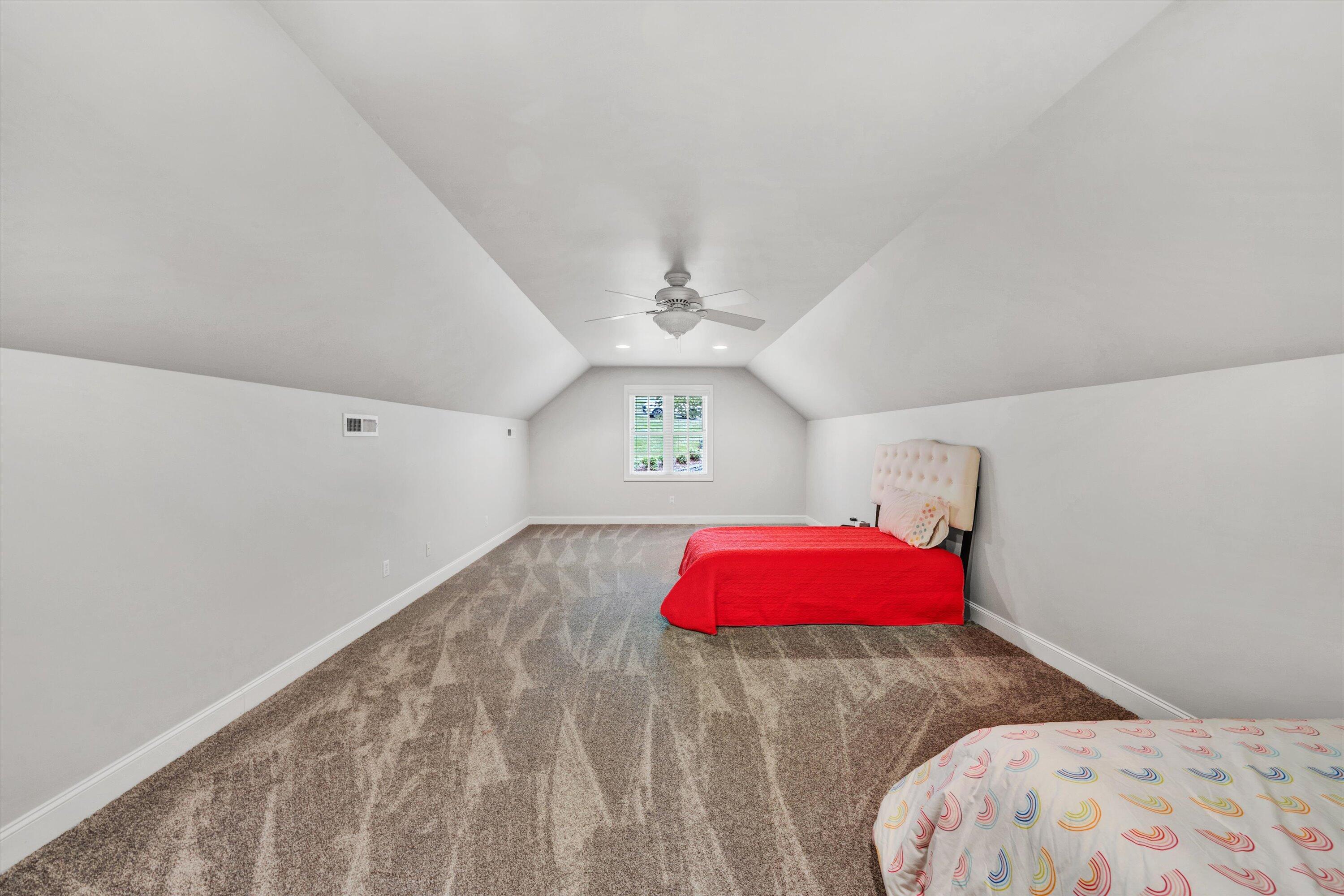 25 Westridge LN