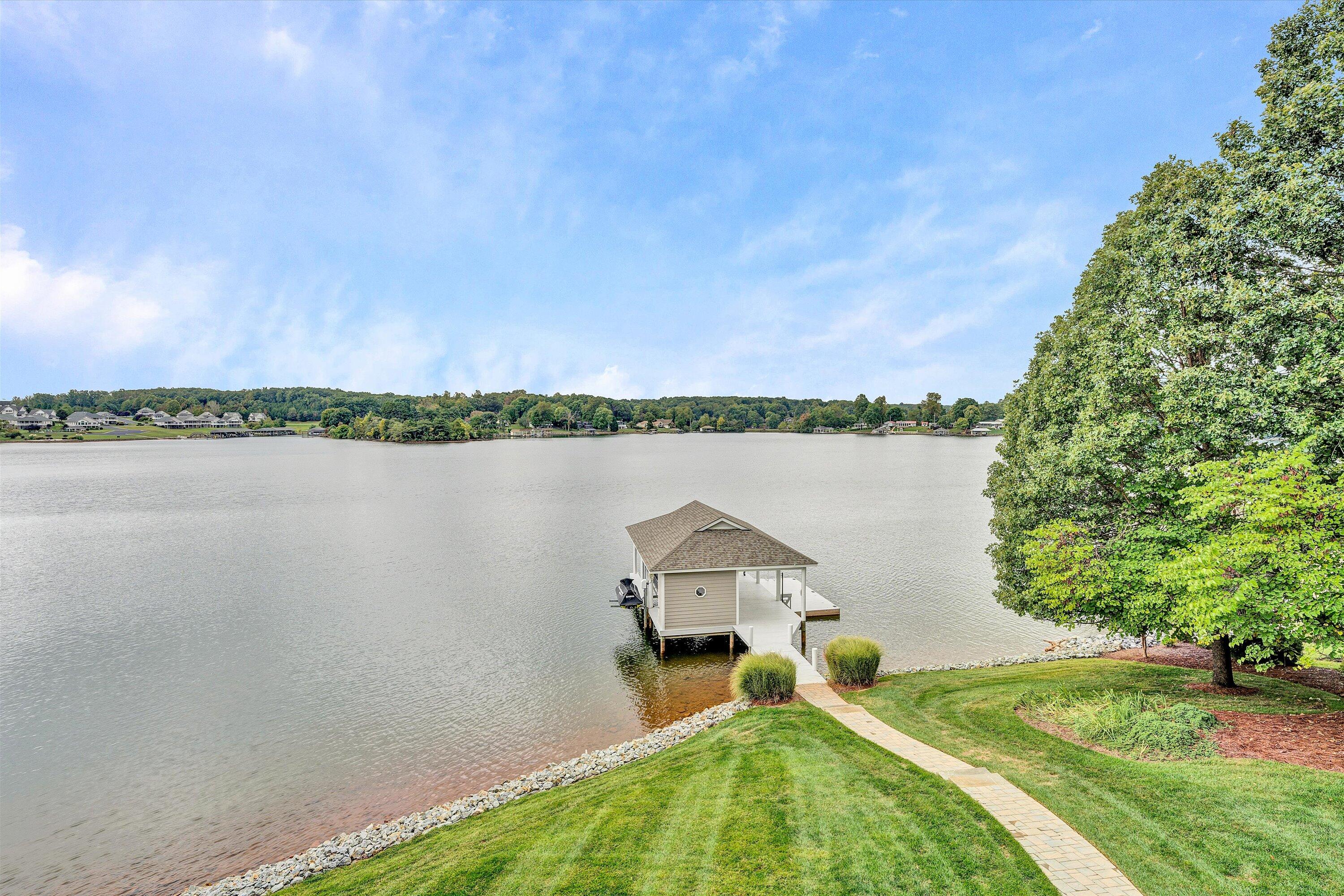 25 Westridge LN