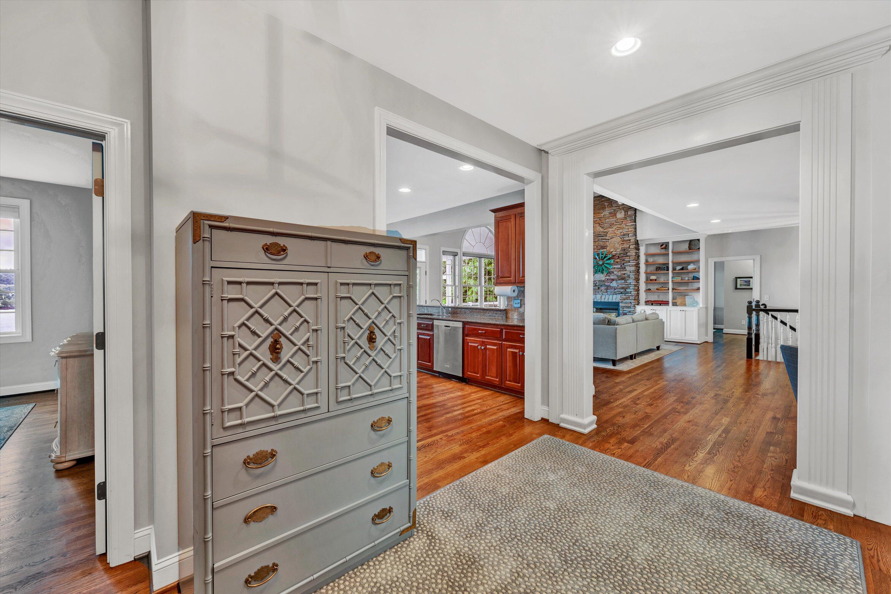 25 Westridge LN