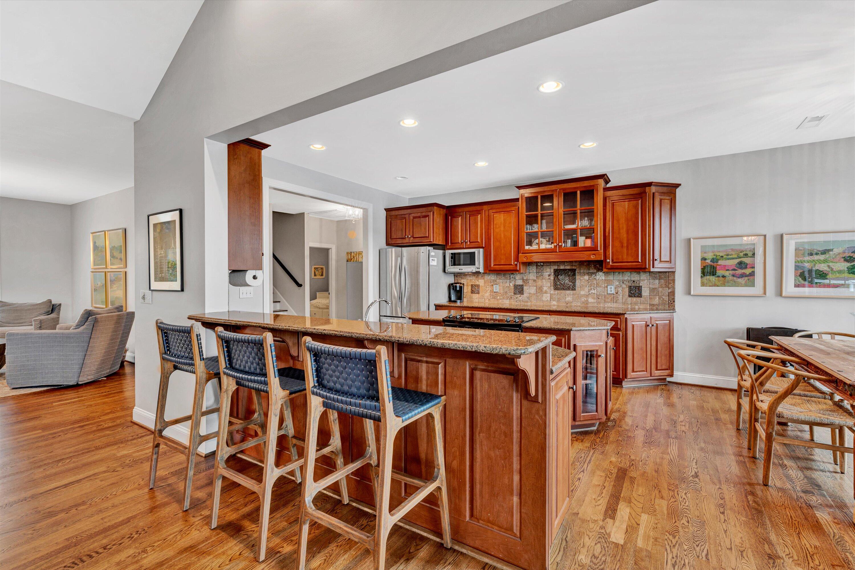 25 Westridge LN