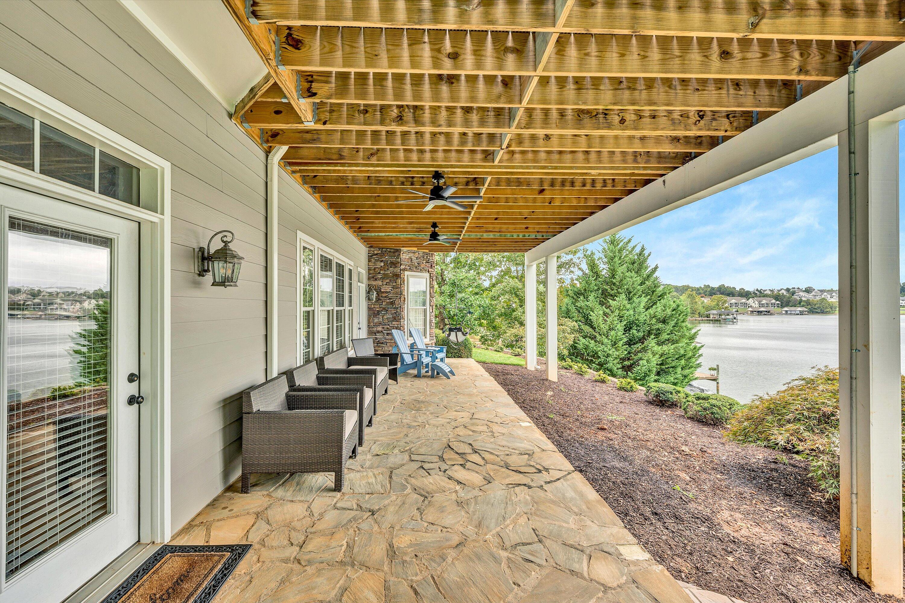 25 Westridge LN