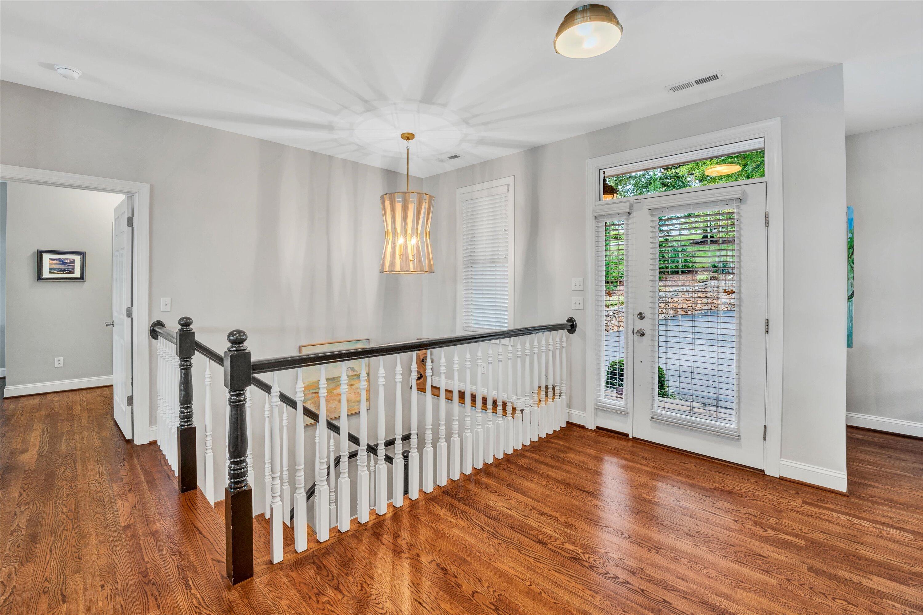 25 Westridge LN