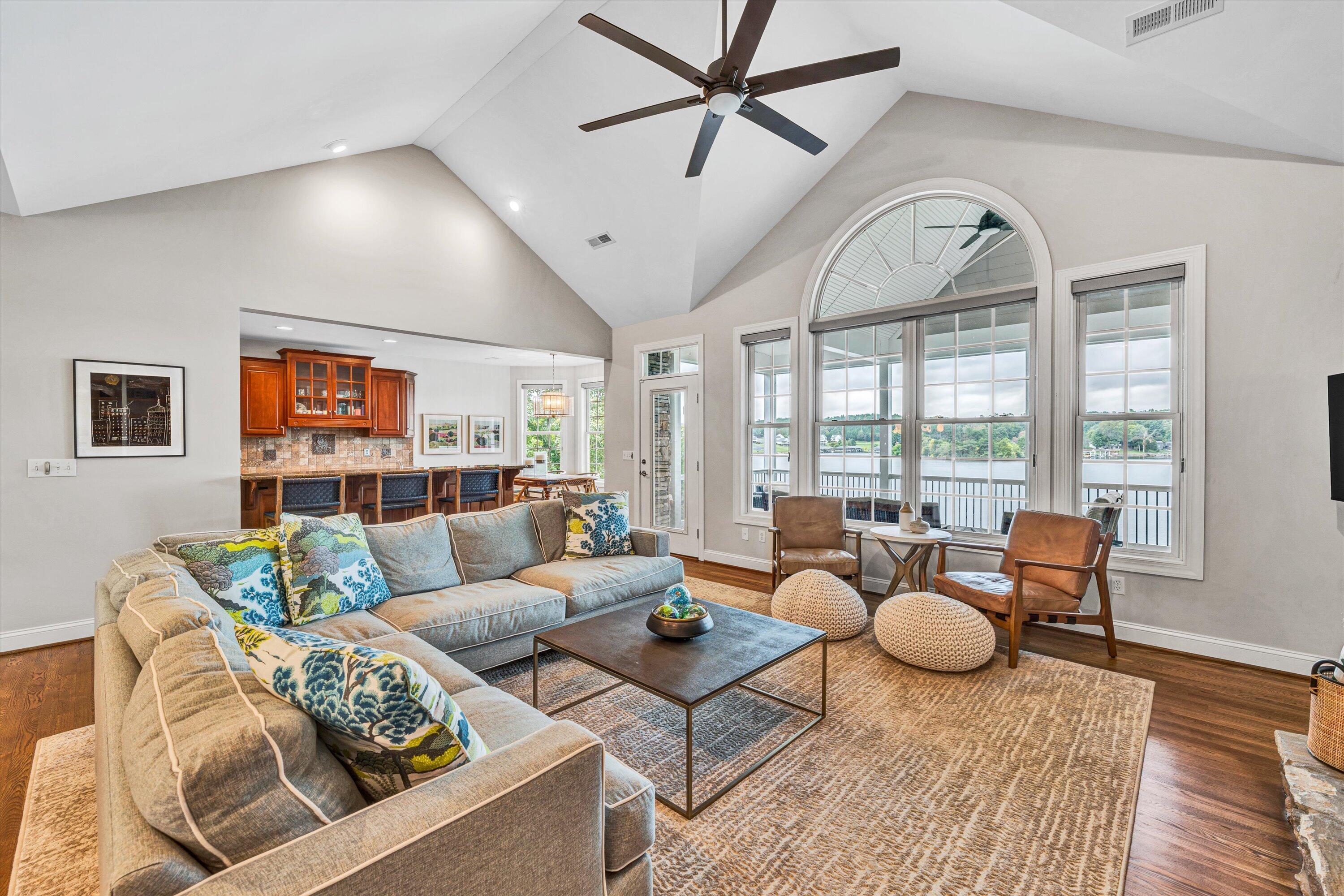 25 Westridge LN