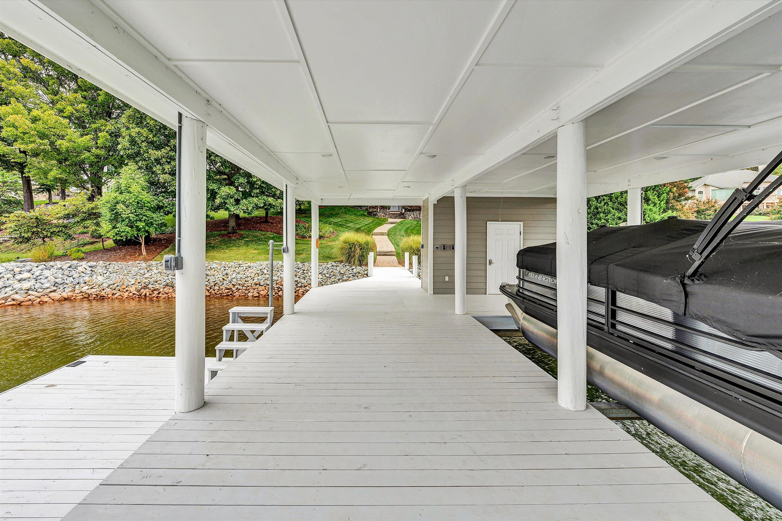 25 Westridge LN
