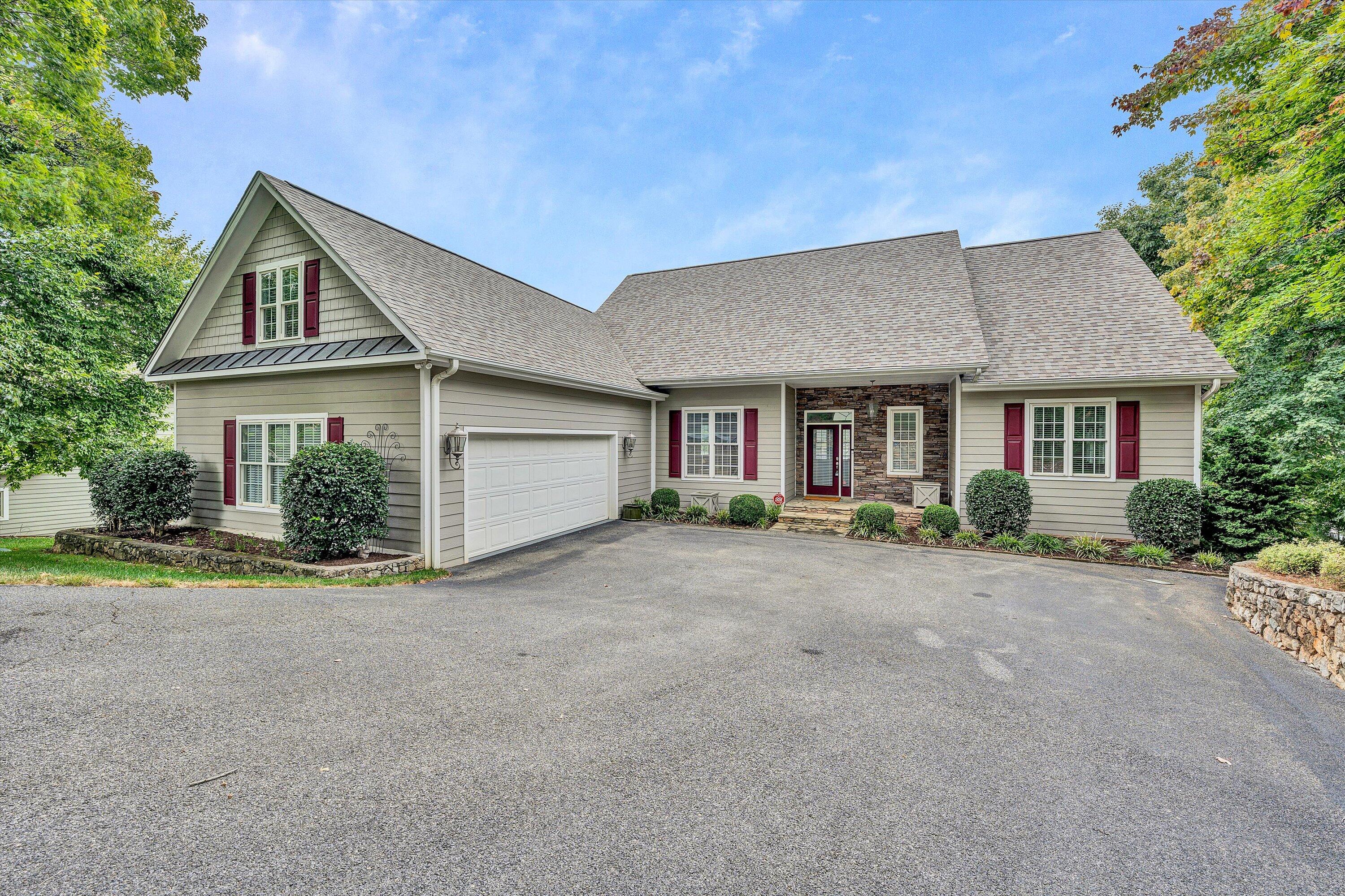 25 Westridge LN