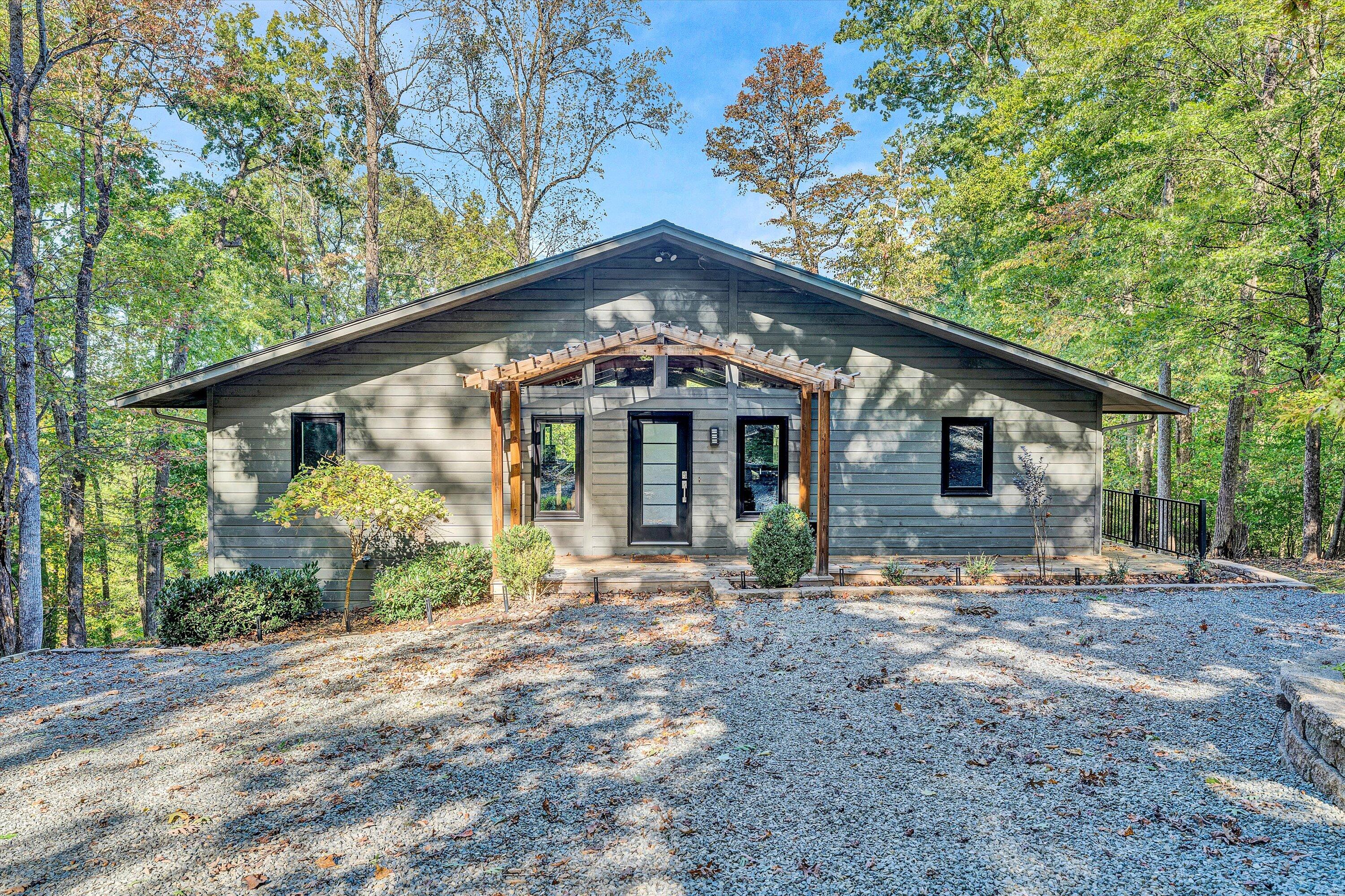 955 Oakshire LN