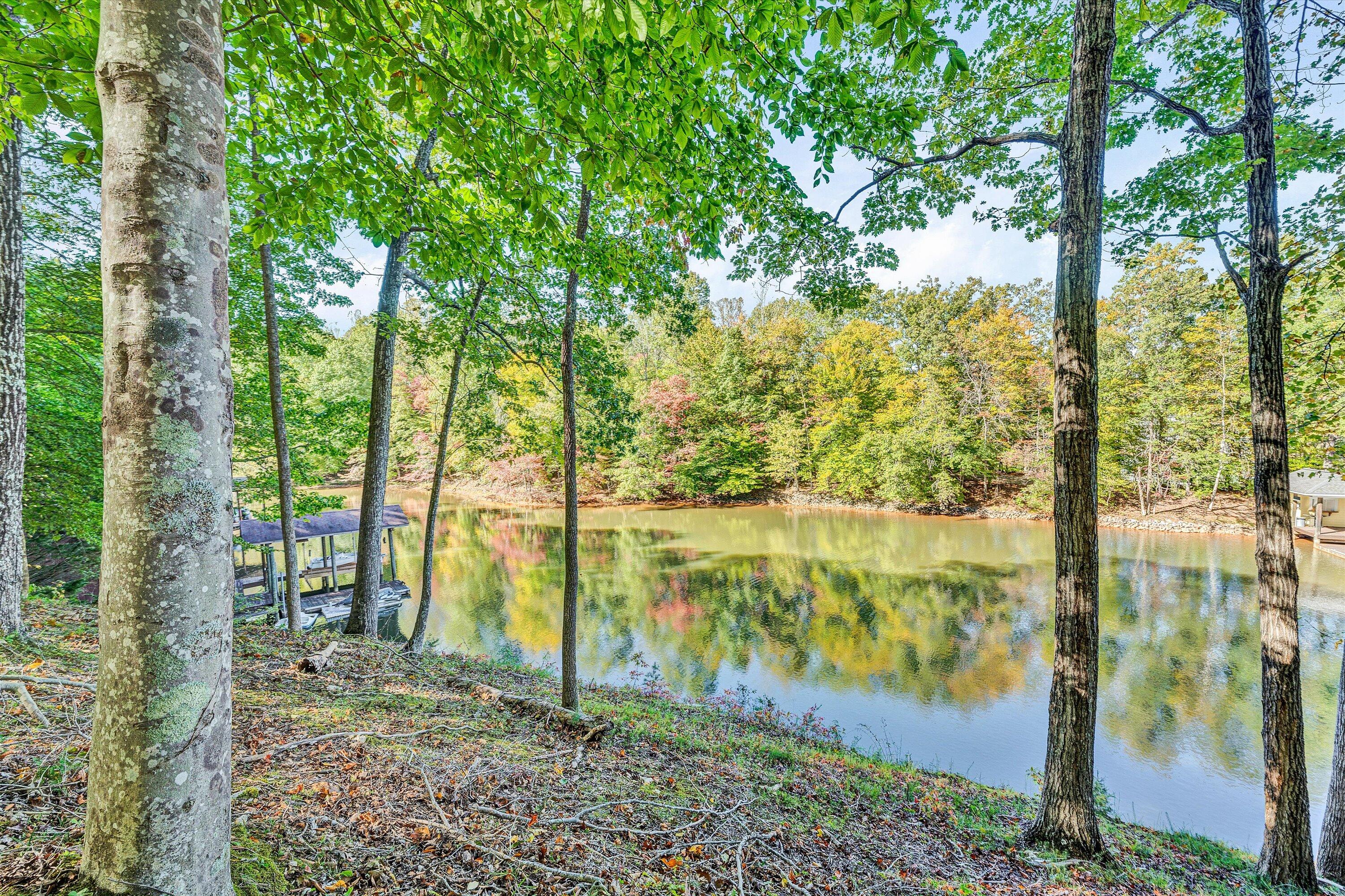 955 Oakshire LN