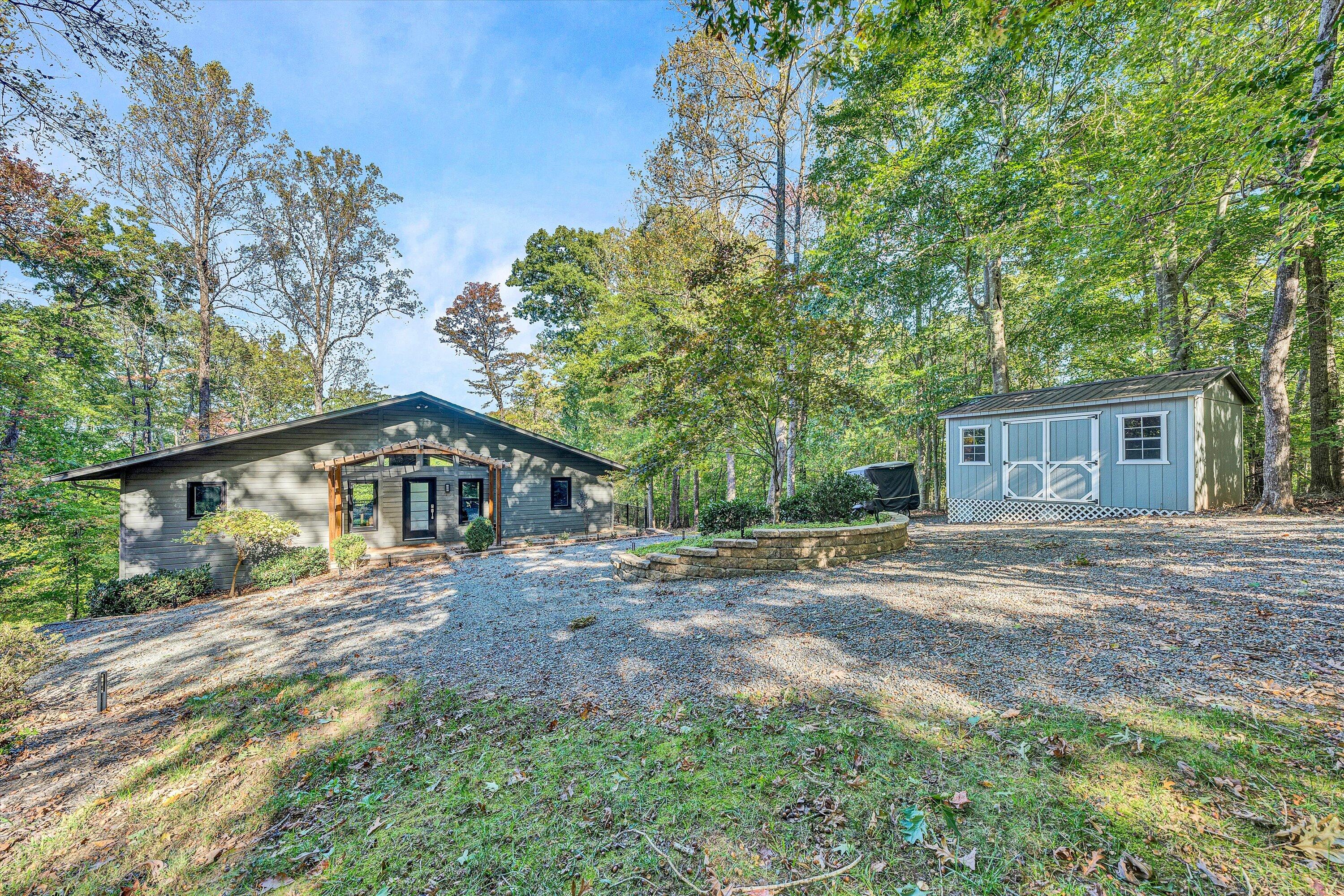 955 Oakshire LN