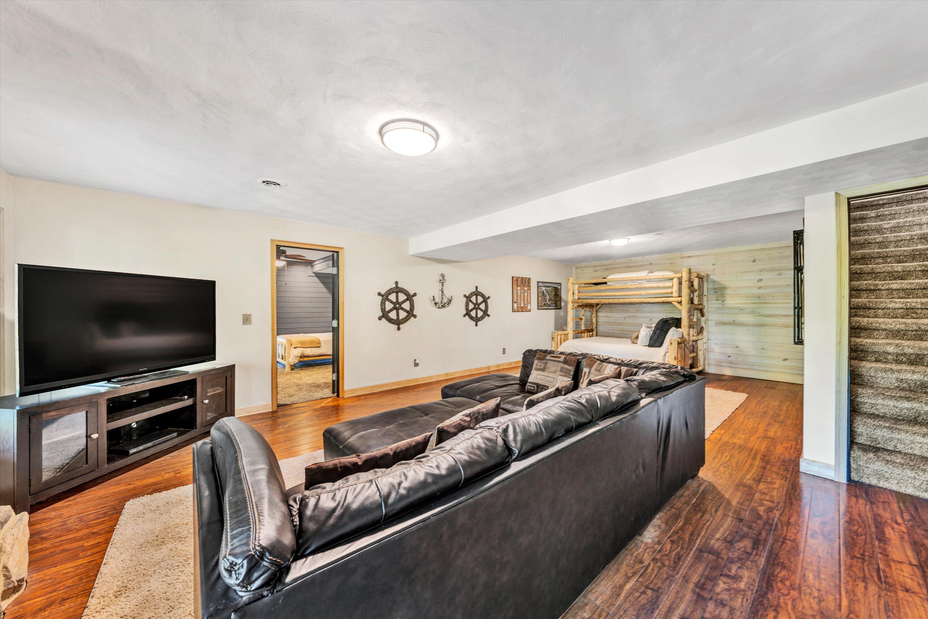 955 Oakshire LN
