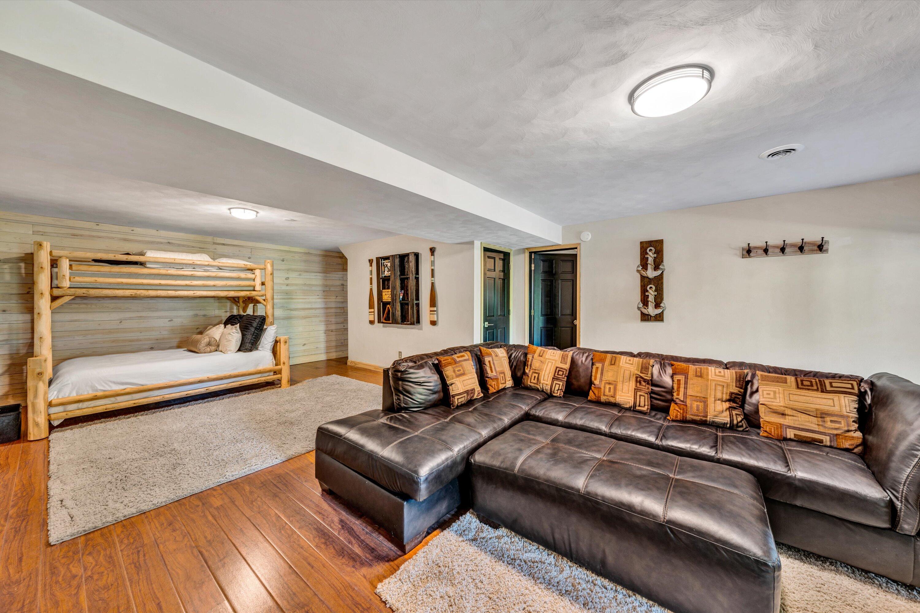 955 Oakshire LN