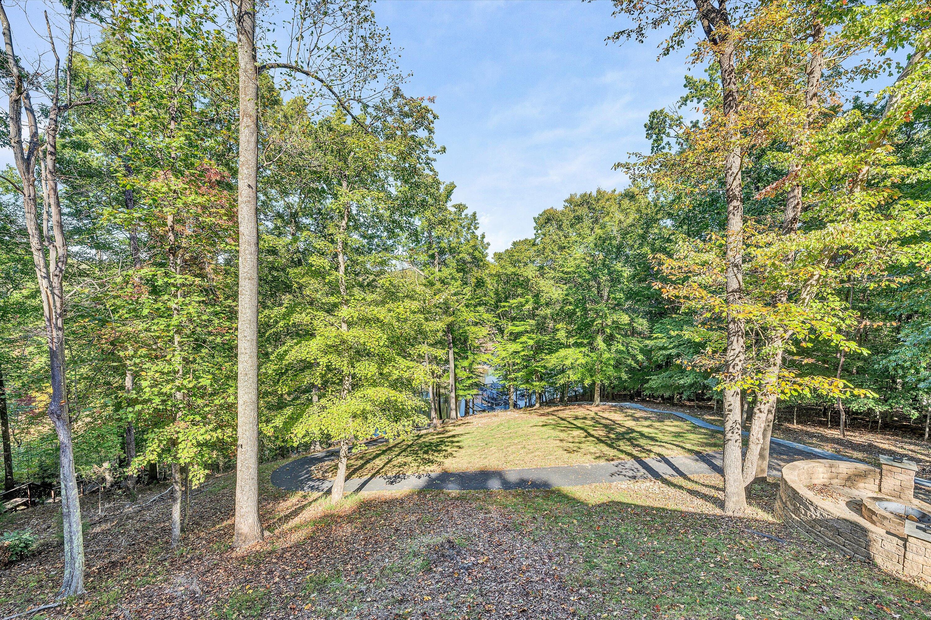 955 Oakshire LN