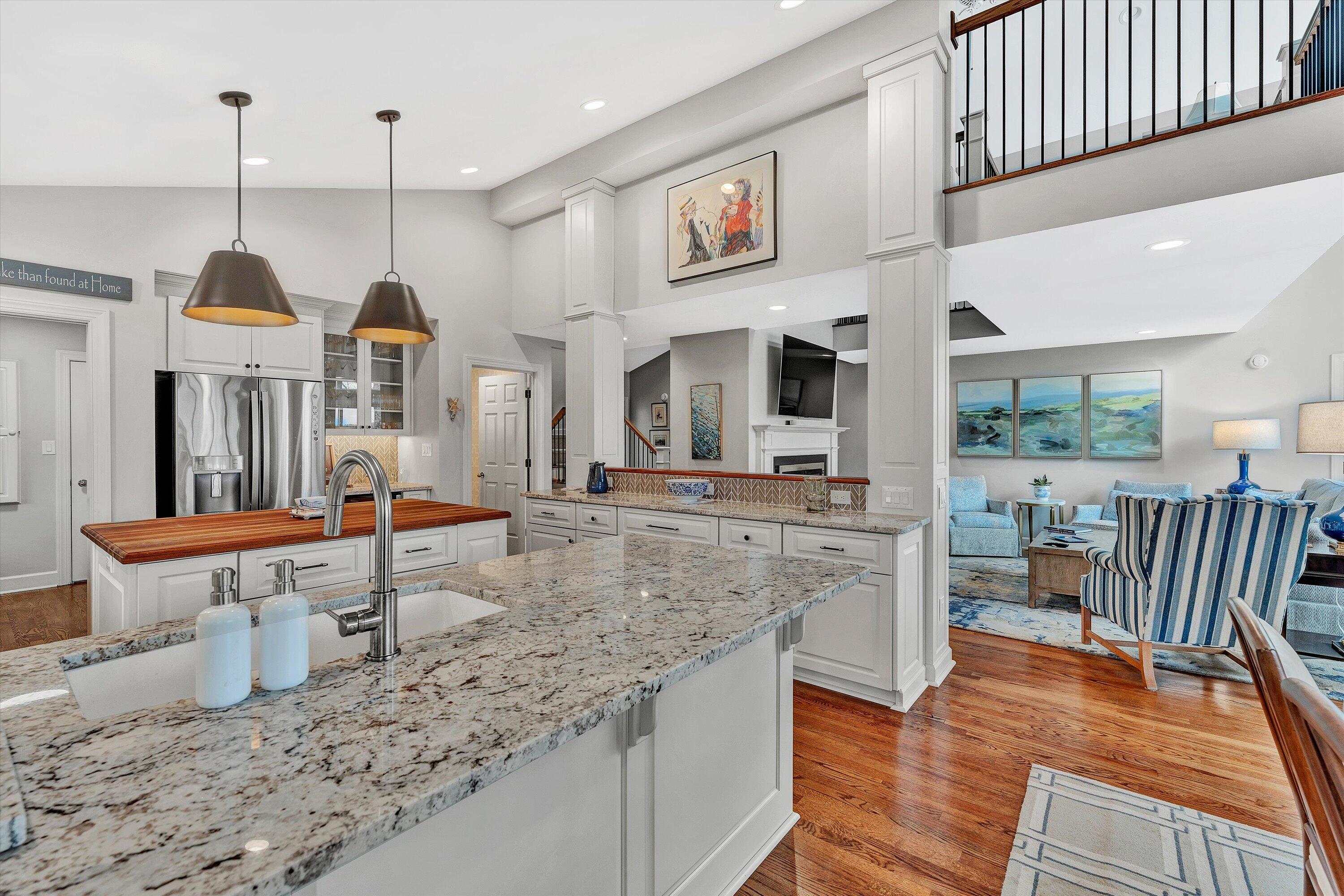 216 Island Green DR Unit: 11